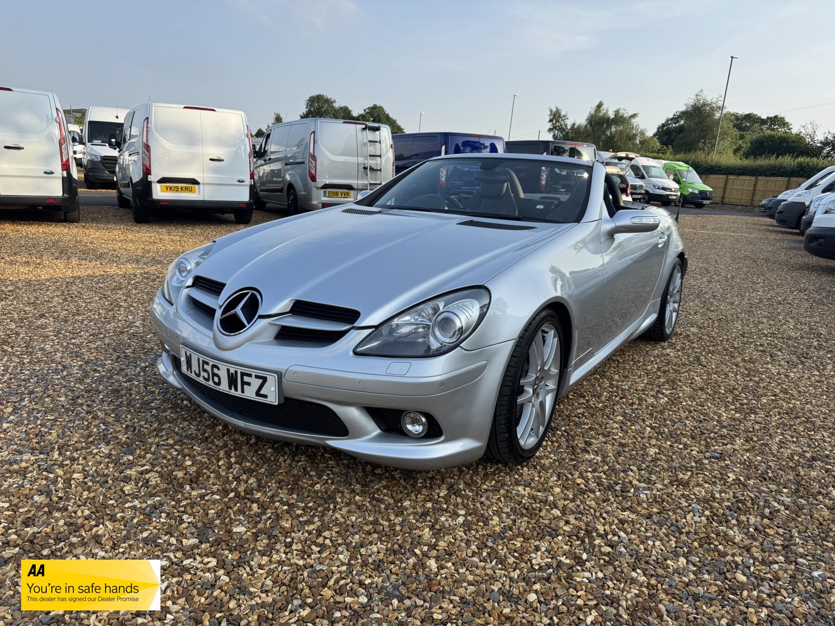 Mercedes-Benz SLK 3.0 SLK280 Convertible 2dr Petrol 7G-Tronic (222 g/km, 231 bhp)