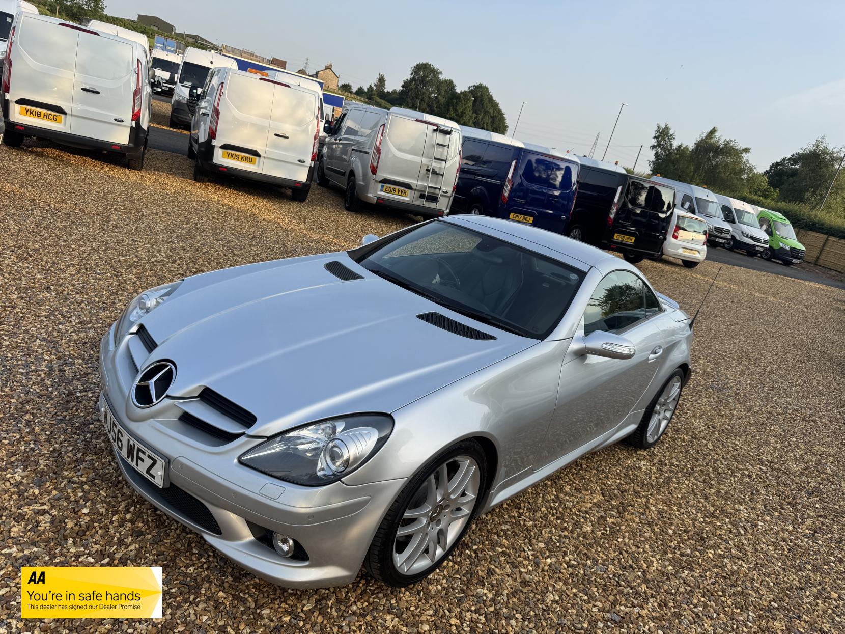 Mercedes-Benz SLK 3.0 SLK280 Convertible 2dr Petrol 7G-Tronic (222 g/km, 231 bhp)