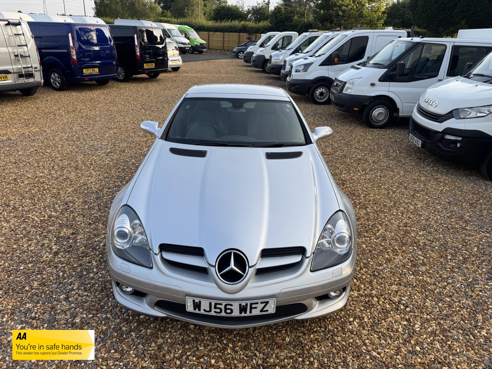 Mercedes-Benz SLK 3.0 SLK280 Convertible 2dr Petrol 7G-Tronic (222 g/km, 231 bhp)