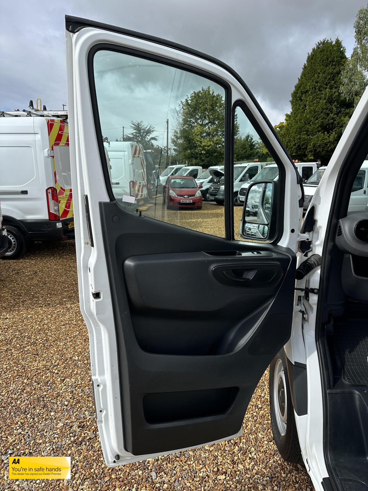 Mercedes-Benz Sprinter 2.1 316 CDI Panel Van 5dr Diesel Manual RWD L2 H2 Euro 6 (163 ps)