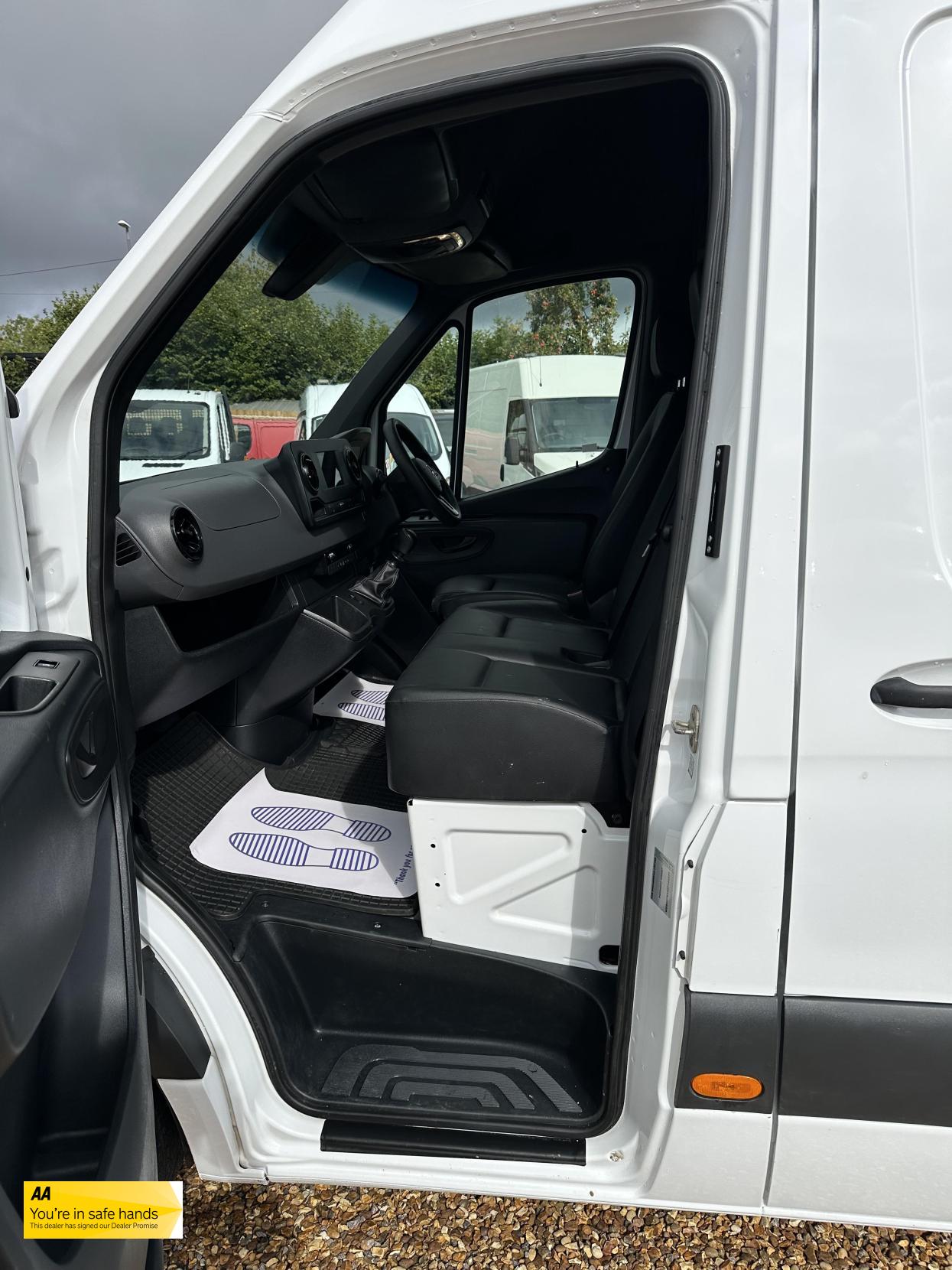 Mercedes-Benz Sprinter 2.1 316 CDI Panel Van 5dr Diesel Manual RWD L2 H2 Euro 6 (163 ps)
