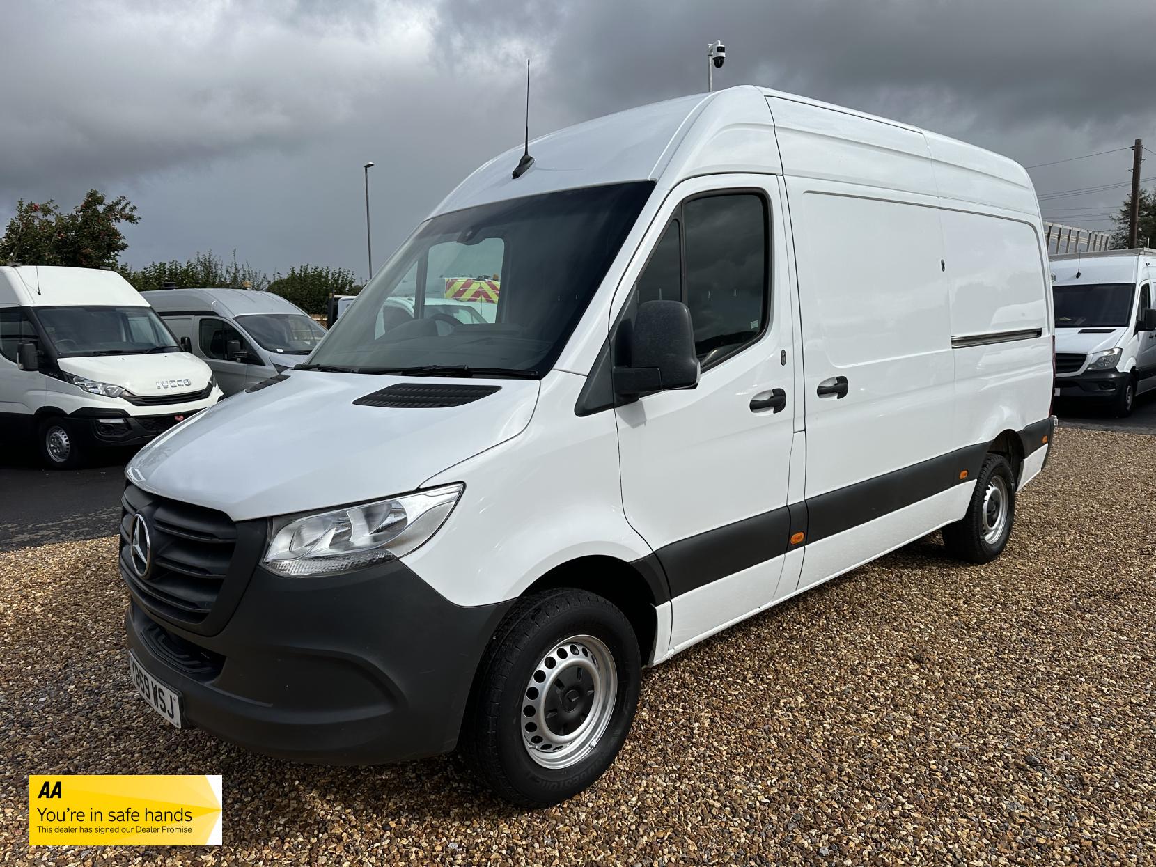 Mercedes-Benz Sprinter 2.1 316 CDI Panel Van 5dr Diesel Manual RWD L2 H2 Euro 6 (163 ps)