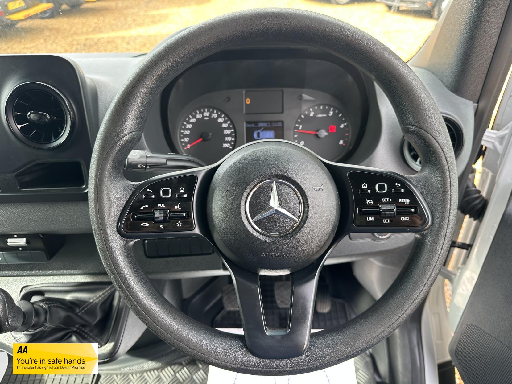 Mercedes-Benz Sprinter 2.1 316 CDI Panel Van 5dr Diesel Manual RWD L2 H2 Euro 6 (163 ps)
