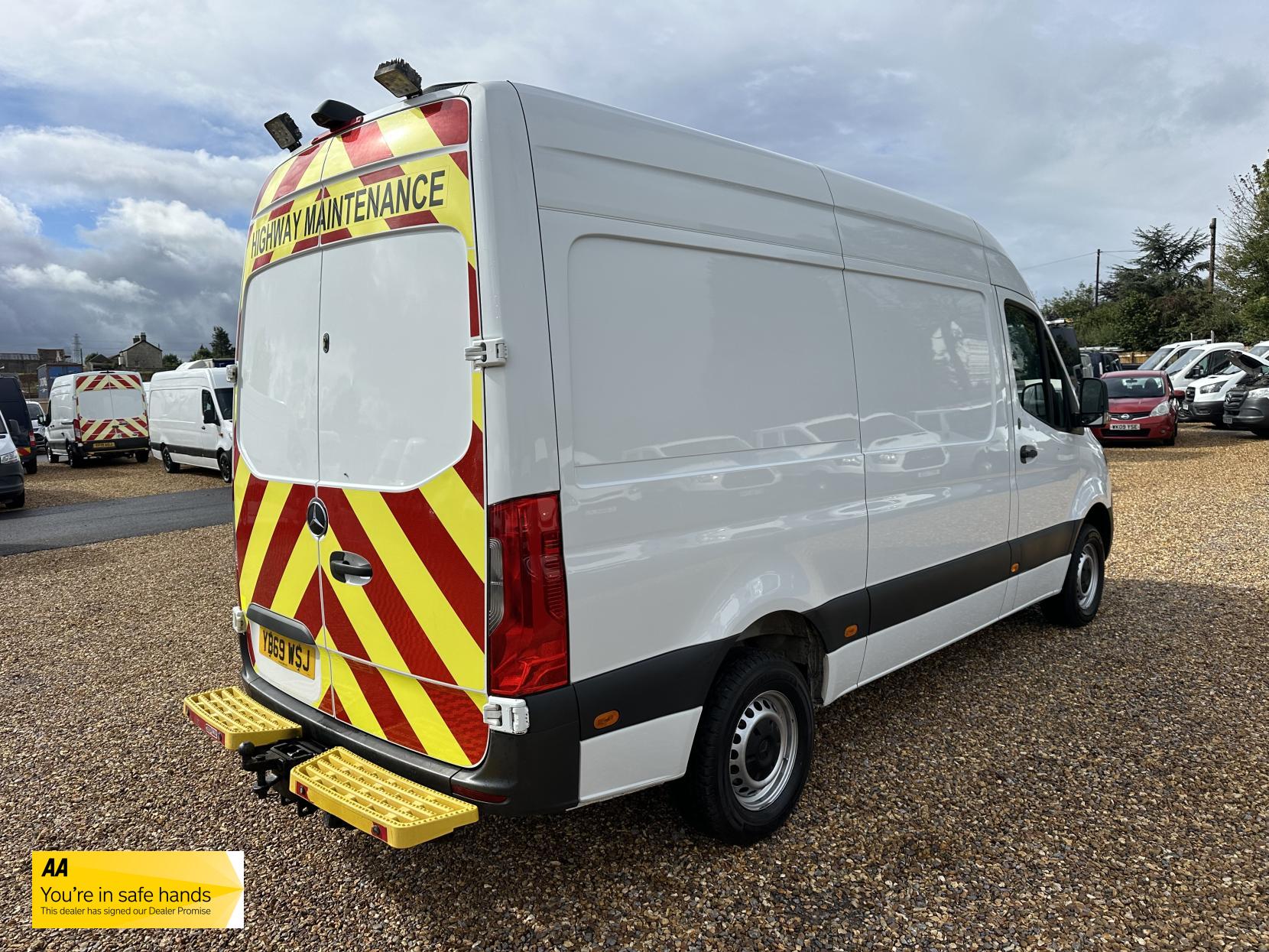 Mercedes-Benz Sprinter 2.1 316 CDI Panel Van 5dr Diesel Manual RWD L2 H2 Euro 6 (163 ps)