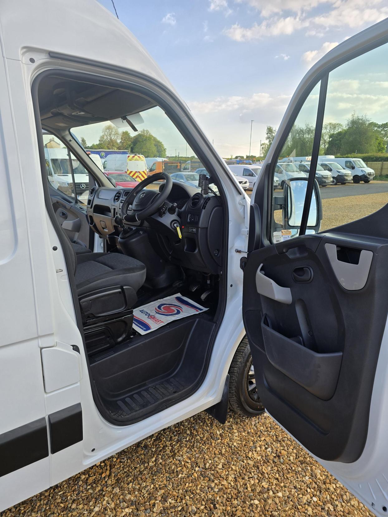 Vauxhall Movano 2.3 CDTi 3500 Panel Van 5dr Diesel Manual FWD L2 H2 Euro 6 (130 ps)