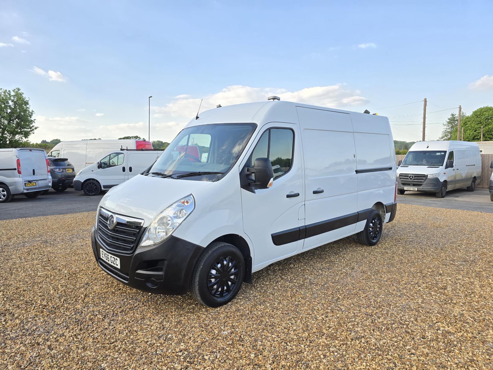 Vauxhall Movano 2.3 CDTi 3500 Panel Van 5dr Diesel Manual FWD L2 H2 Euro 6 (130 ps)