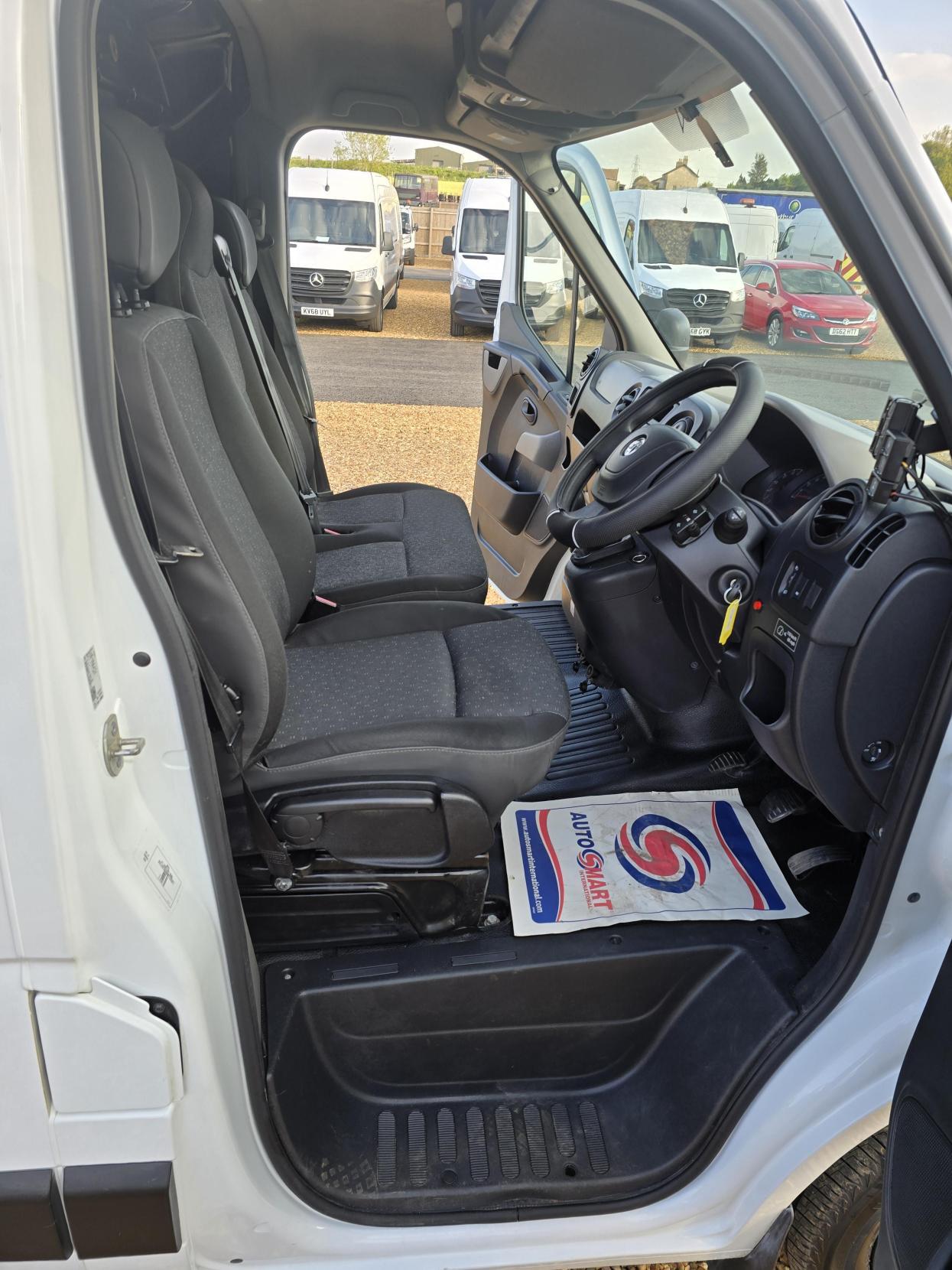 Vauxhall Movano 2.3 CDTi 3500 Panel Van 5dr Diesel Manual FWD L2 H2 Euro 6 (130 ps)
