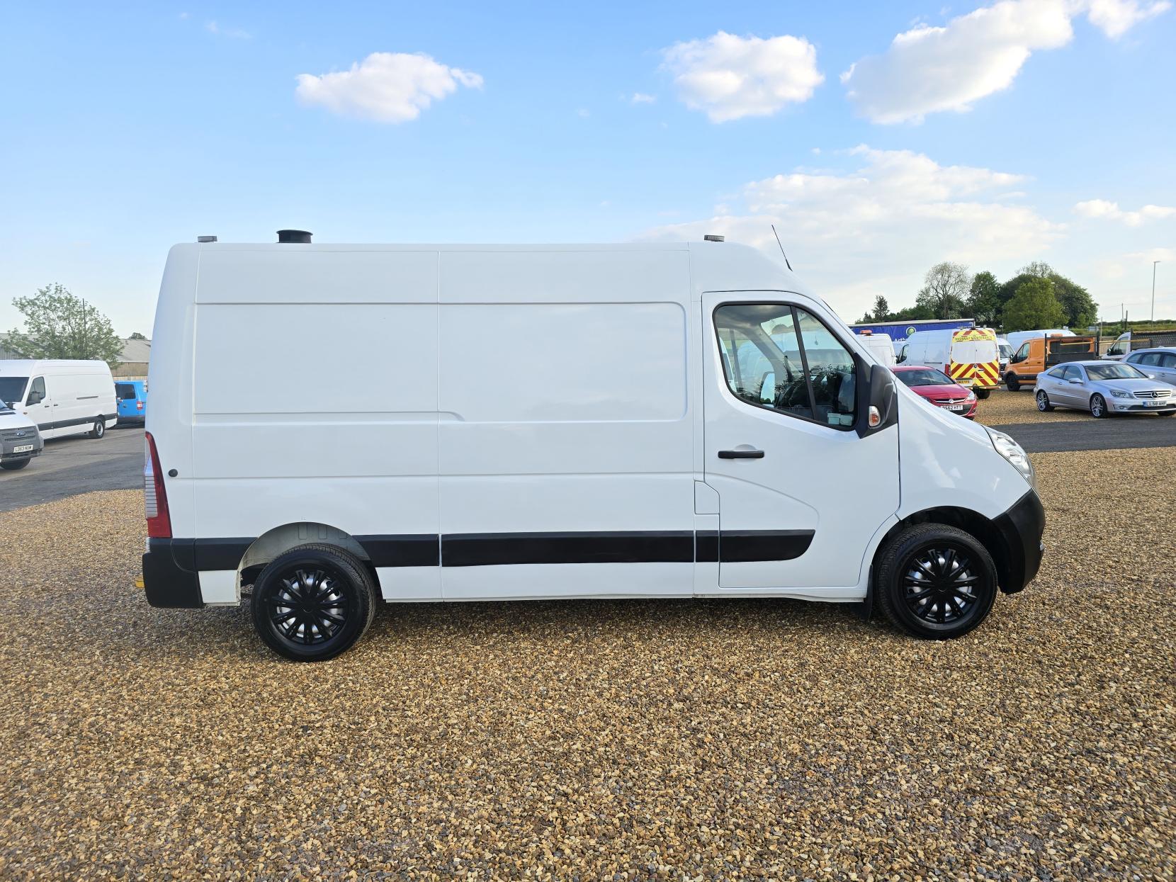 Vauxhall Movano 2.3 CDTi 3500 Panel Van 5dr Diesel Manual FWD L2 H2 Euro 6 (130 ps)