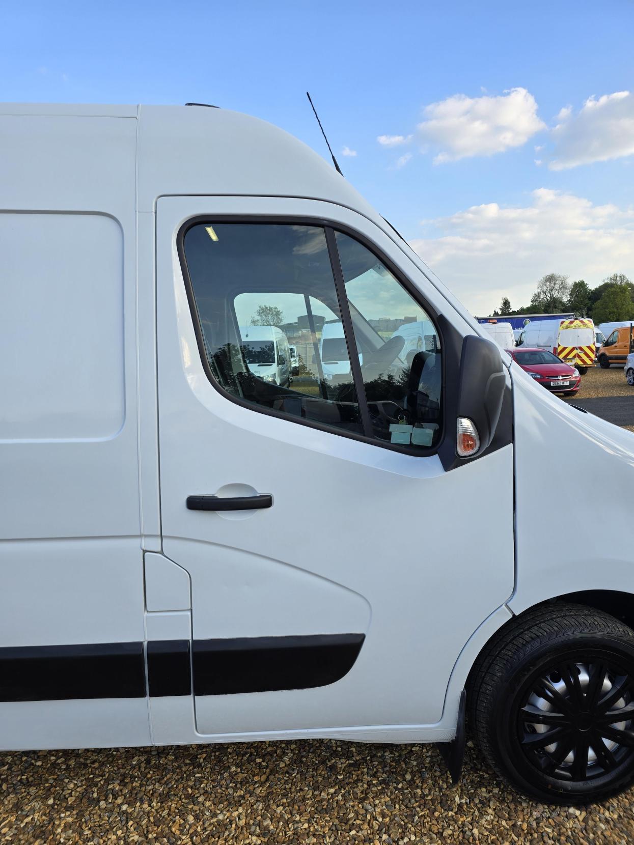 Vauxhall Movano 2.3 CDTi 3500 Panel Van 5dr Diesel Manual FWD L2 H2 Euro 6 (130 ps)