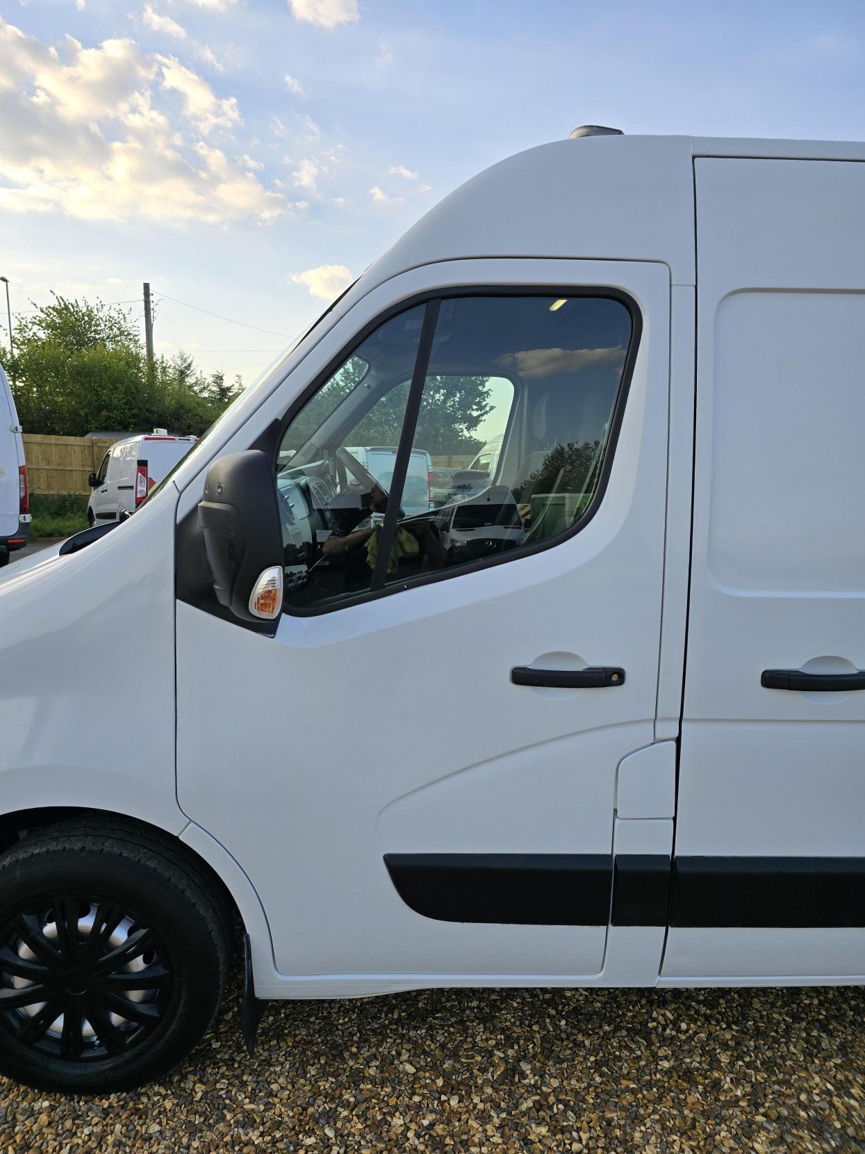 Vauxhall Movano 2.3 CDTi 3500 Panel Van 5dr Diesel Manual FWD L2 H2 Euro 6 (130 ps)
