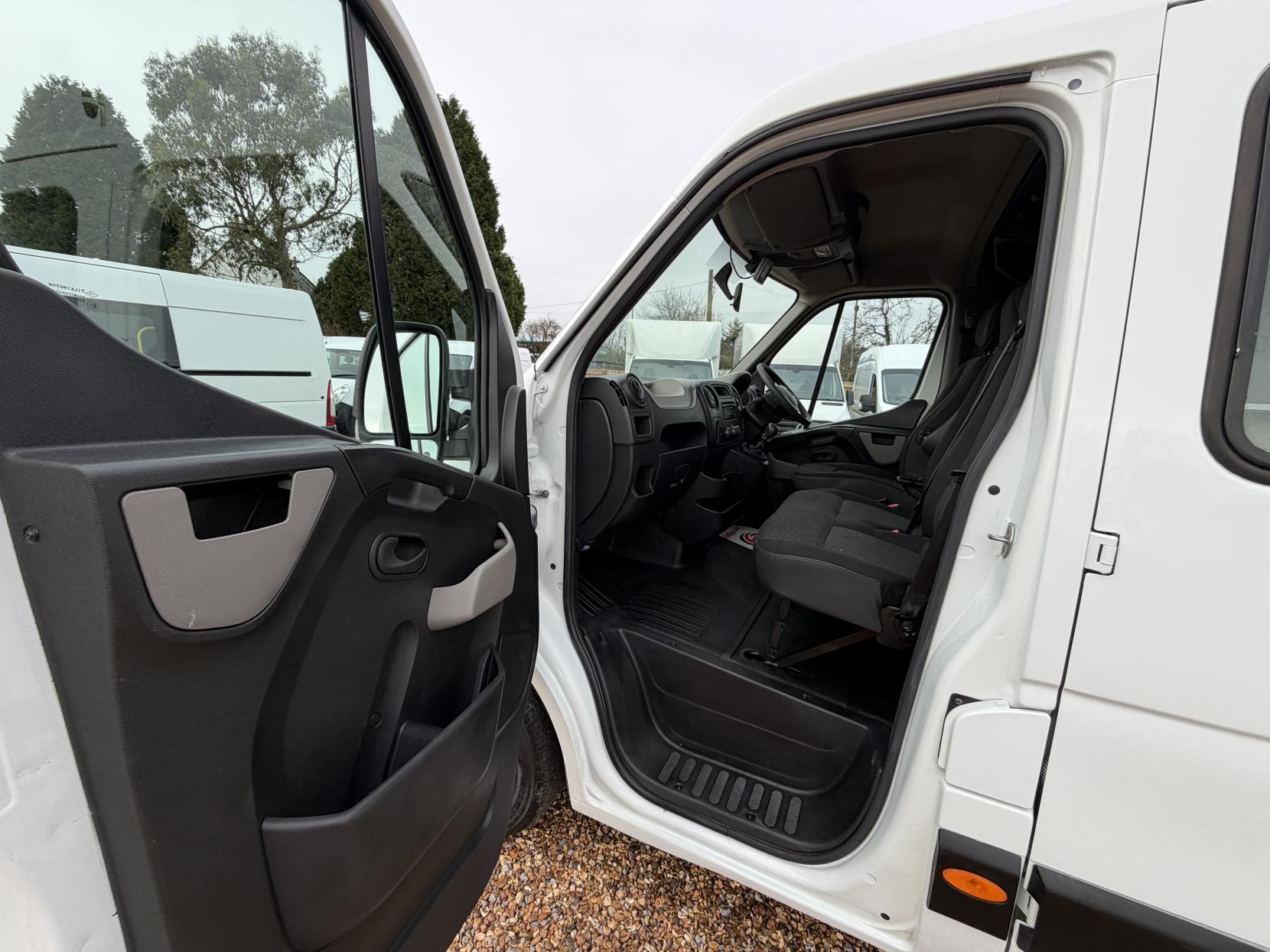 Vauxhall Movano 2.3 CDTi 3500 Dropside Tipper Double Cab 4dr Diesel Manual FWD L3 Euro 5 (125 ps)