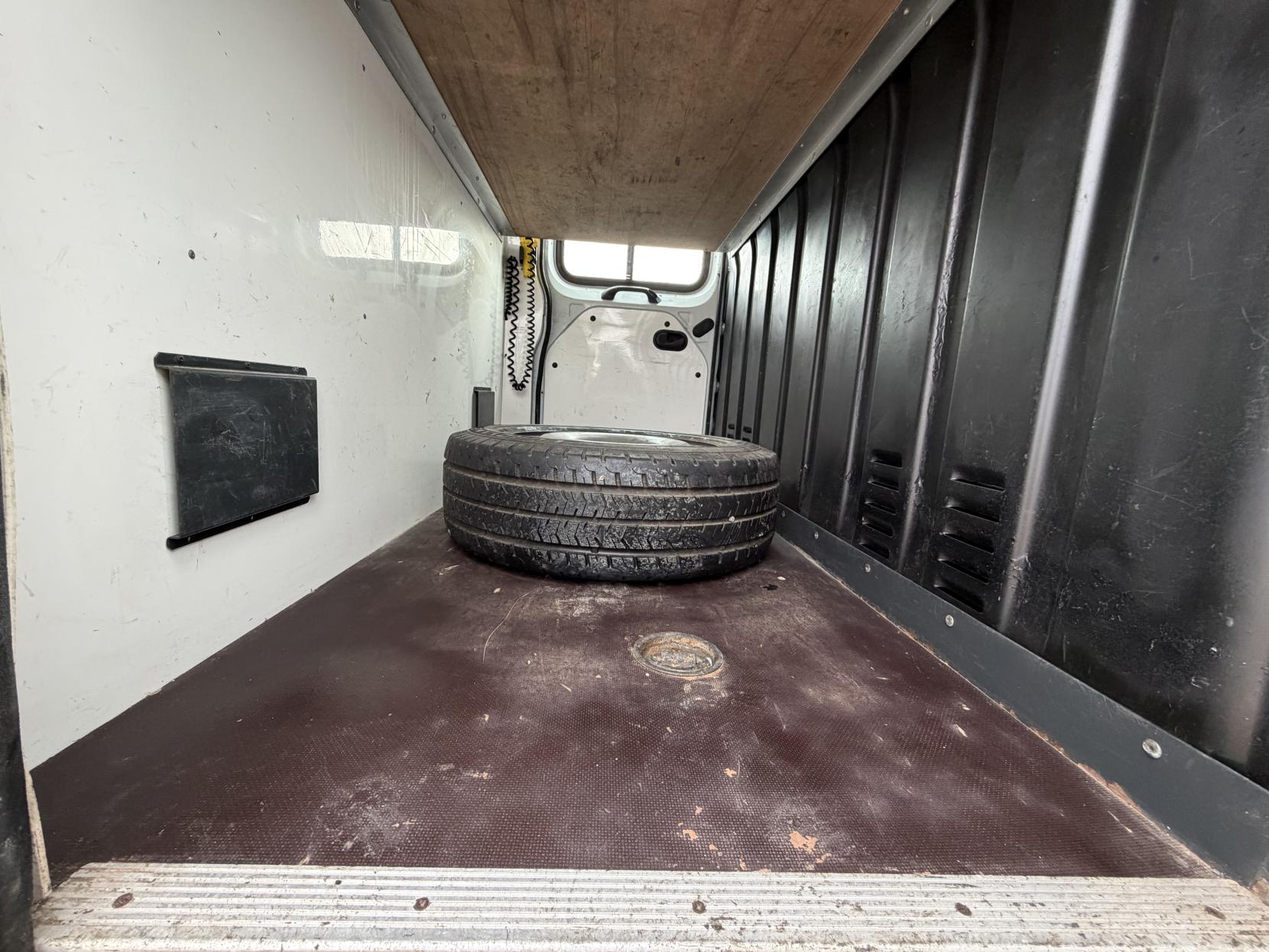 Vauxhall Movano 2.3 CDTi 3500 Dropside Tipper Double Cab 4dr Diesel Manual FWD L3 Euro 5 (125 ps)