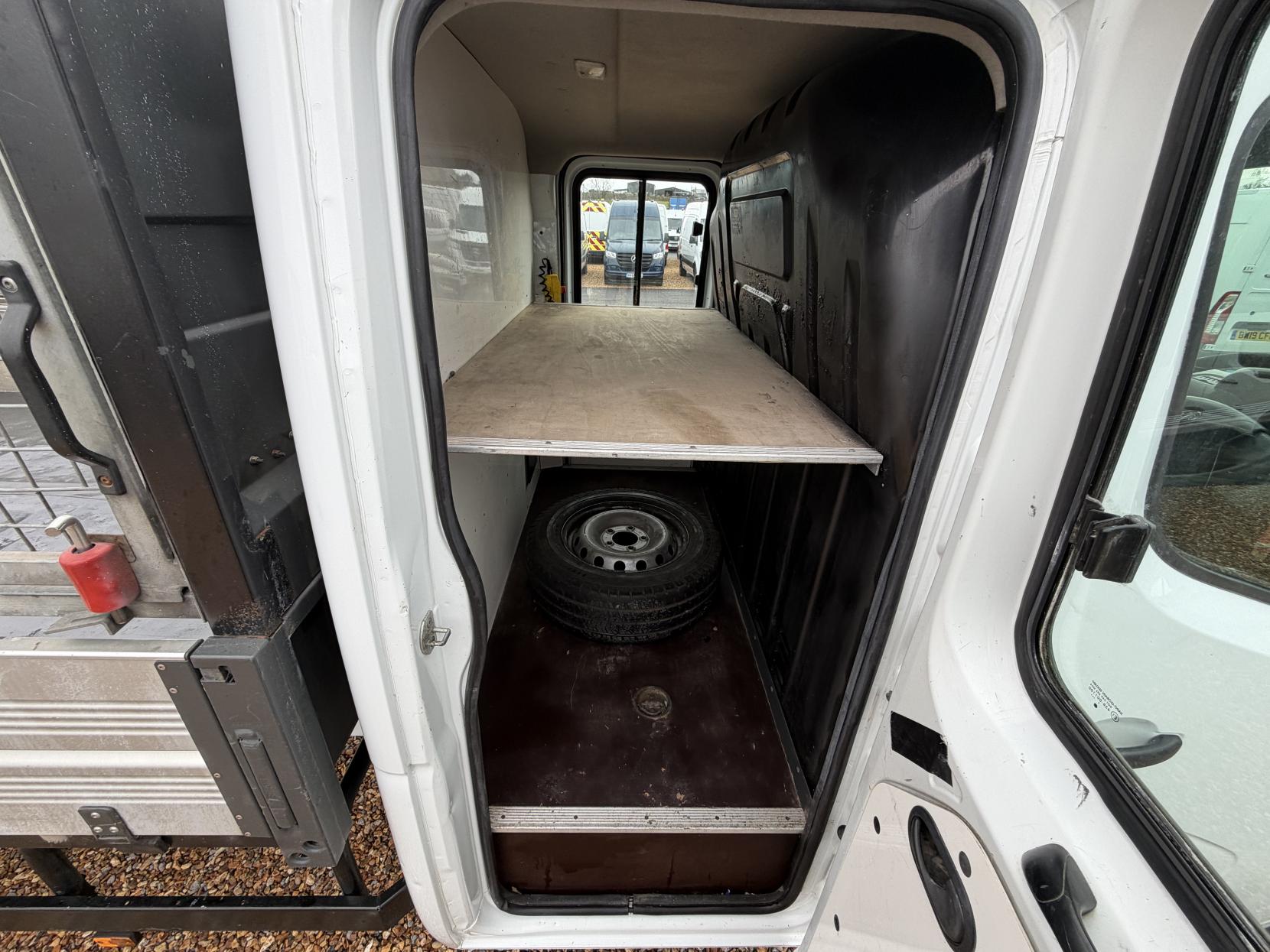 Vauxhall Movano 2.3 CDTi 3500 Dropside Tipper Double Cab 4dr Diesel Manual FWD L3 Euro 5 (125 ps)