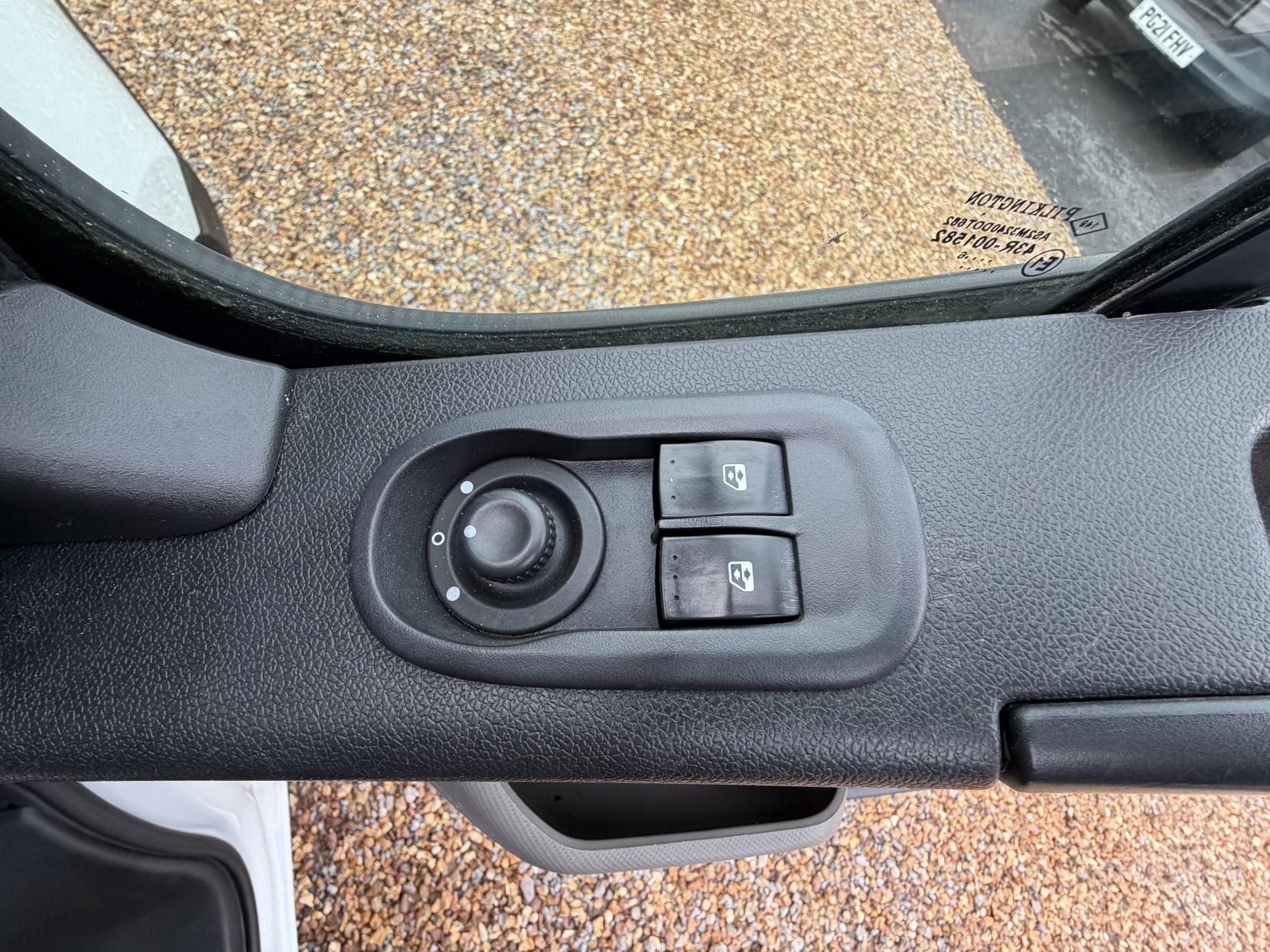 Vauxhall Movano 2.3 CDTi 3500 Dropside Tipper Double Cab 4dr Diesel Manual FWD L3 Euro 5 (125 ps)