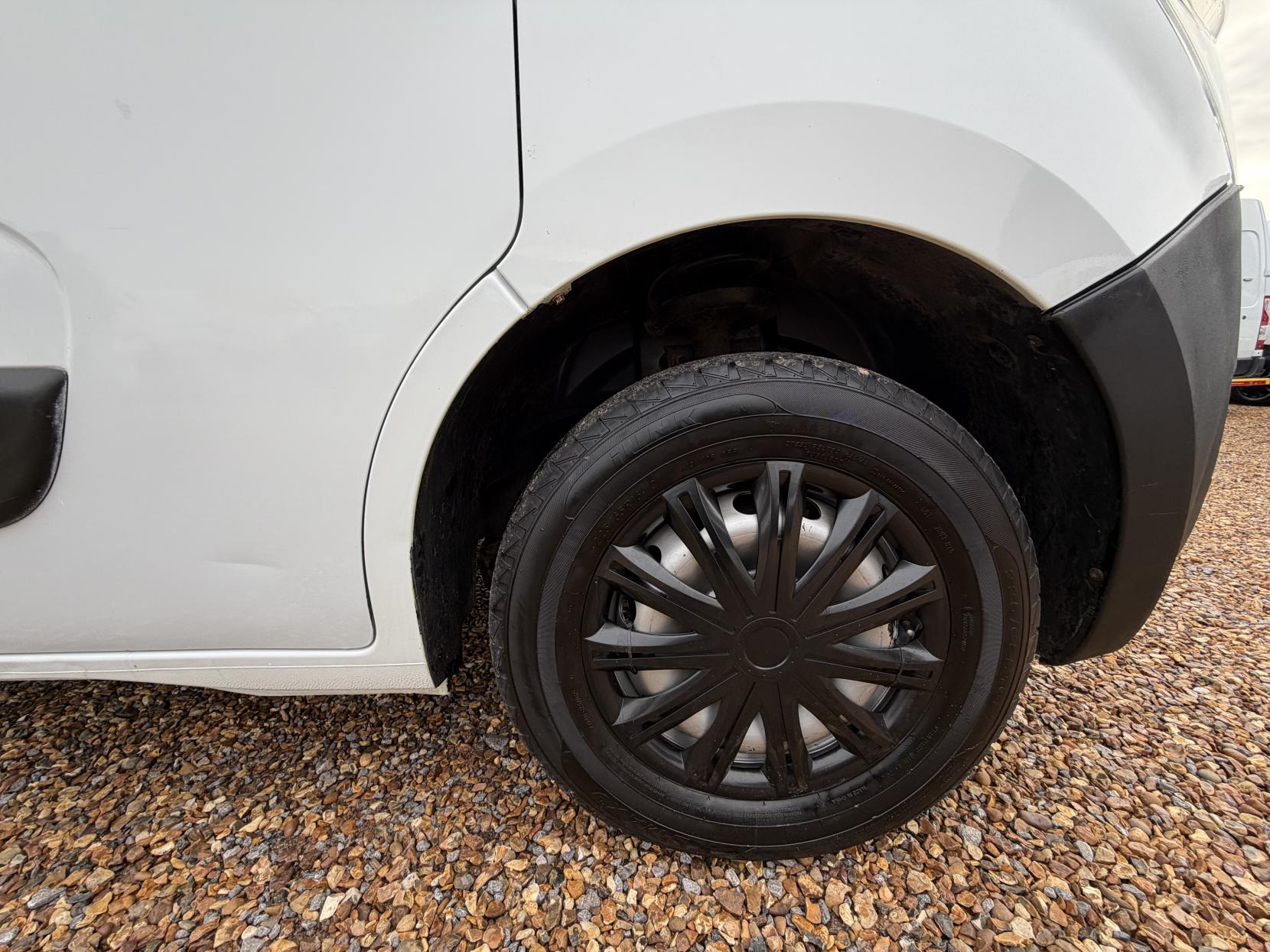 Vauxhall Movano 2.3 CDTi 3500 Dropside Tipper Double Cab 4dr Diesel Manual FWD L3 Euro 5 (125 ps)