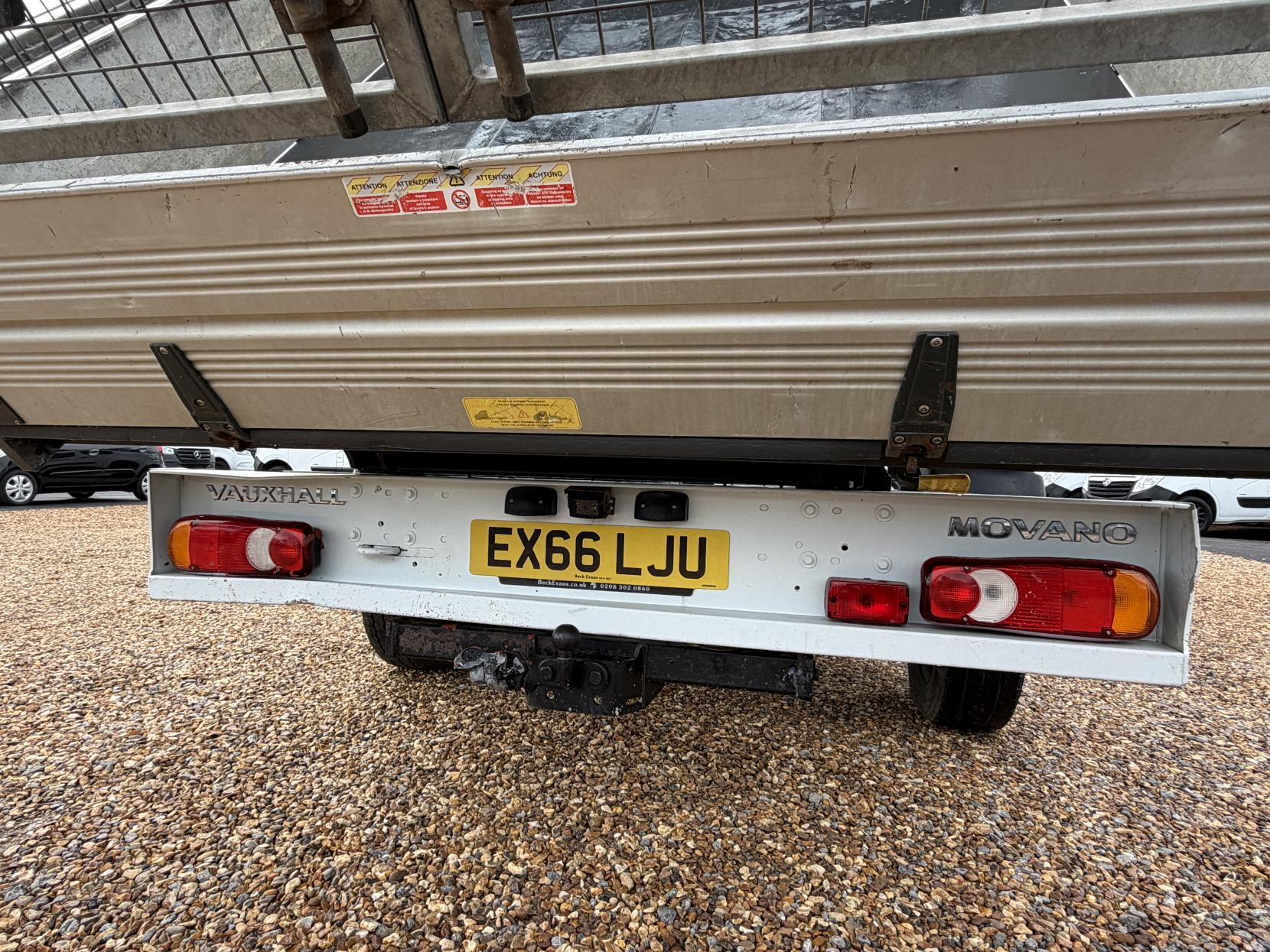 Vauxhall Movano 2.3 CDTi 3500 Dropside Tipper Double Cab 4dr Diesel Manual FWD L3 Euro 5 (125 ps)