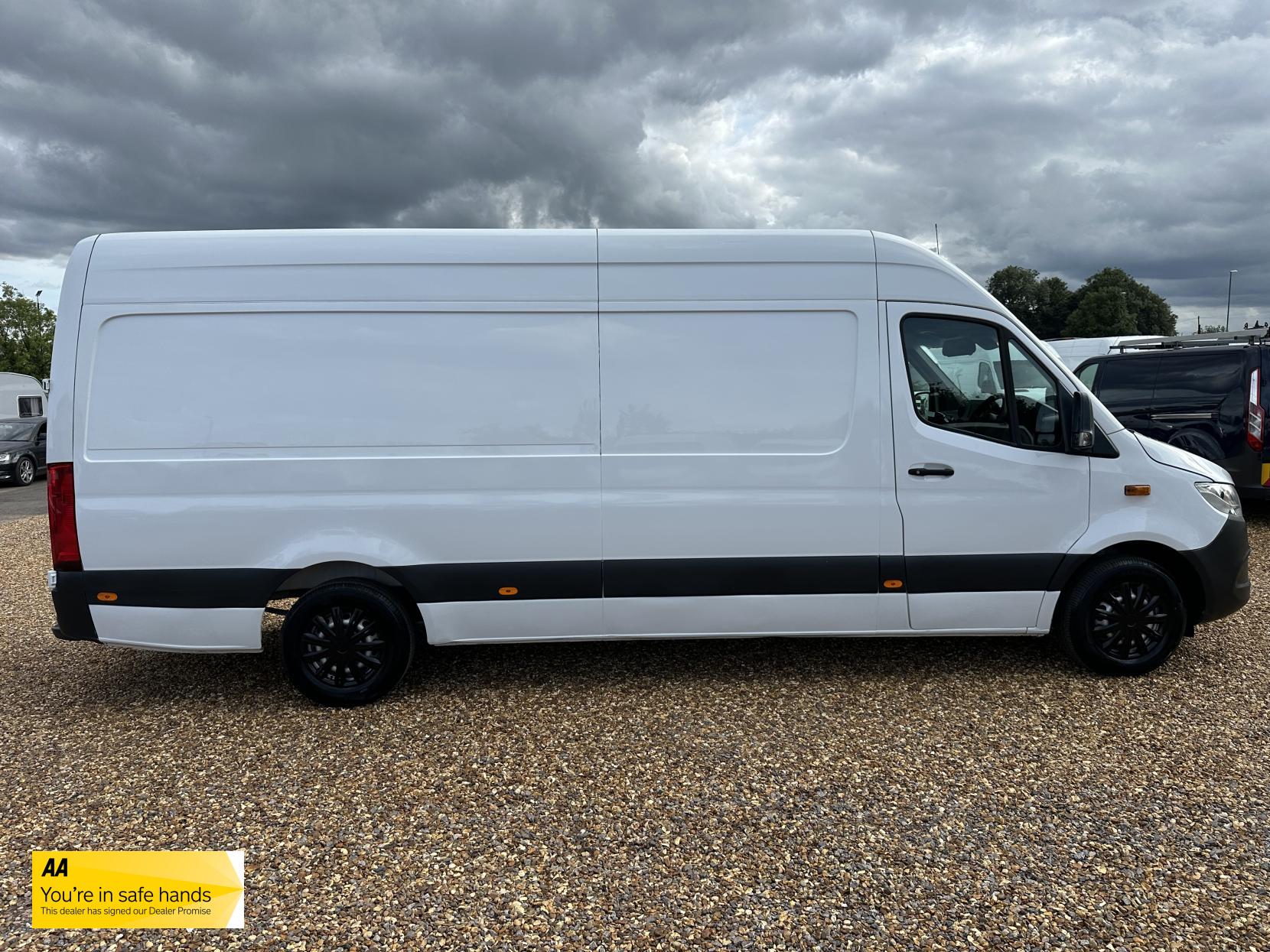 Mercedes-Benz Sprinter 2.1 311 CDI Panel Van 5dr Diesel Manual RWD L3 H2 Euro 6 (114 ps)