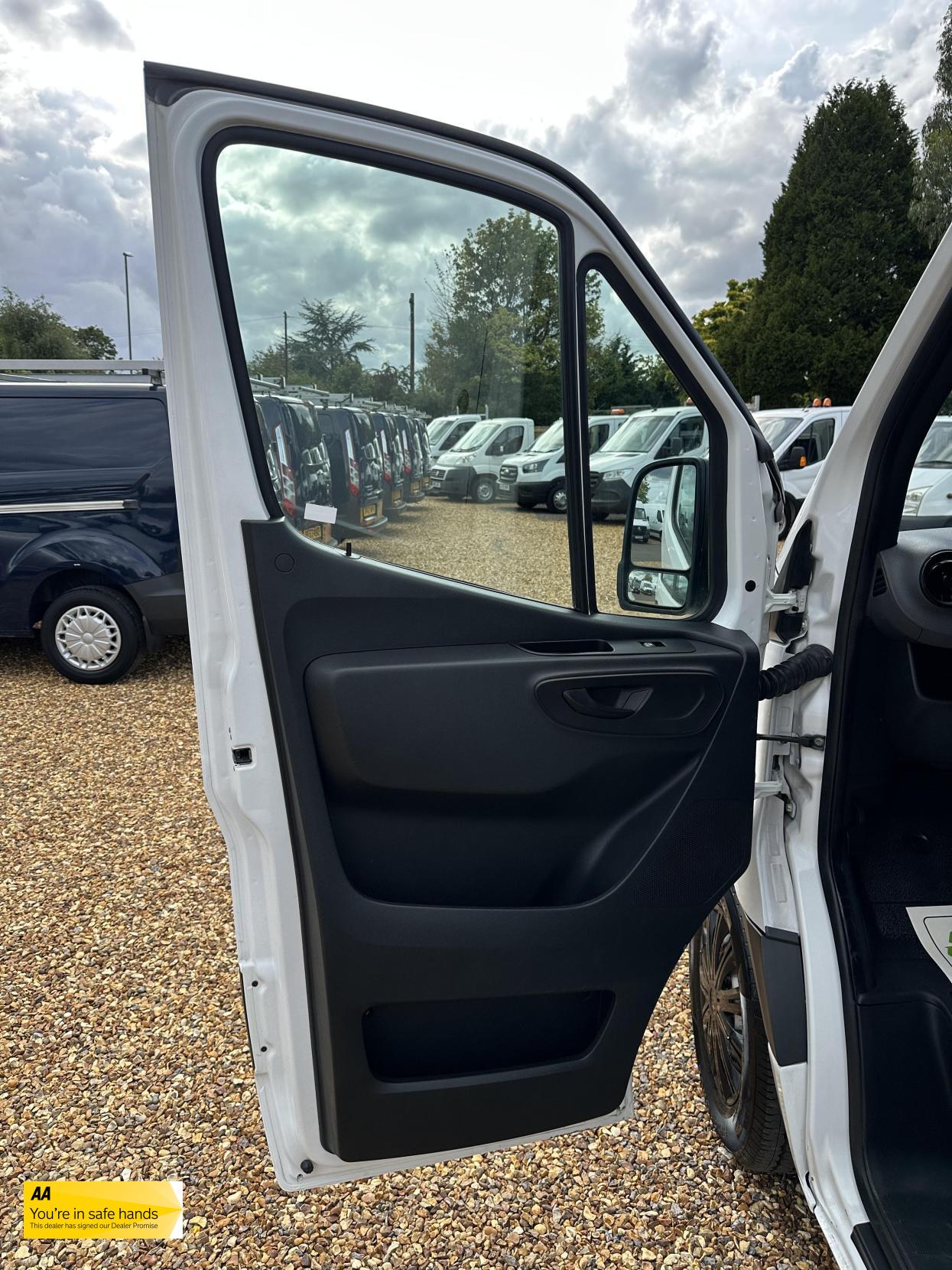 Mercedes-Benz Sprinter 2.1 311 CDI Panel Van 5dr Diesel Manual RWD L3 H2 Euro 6 (114 ps)