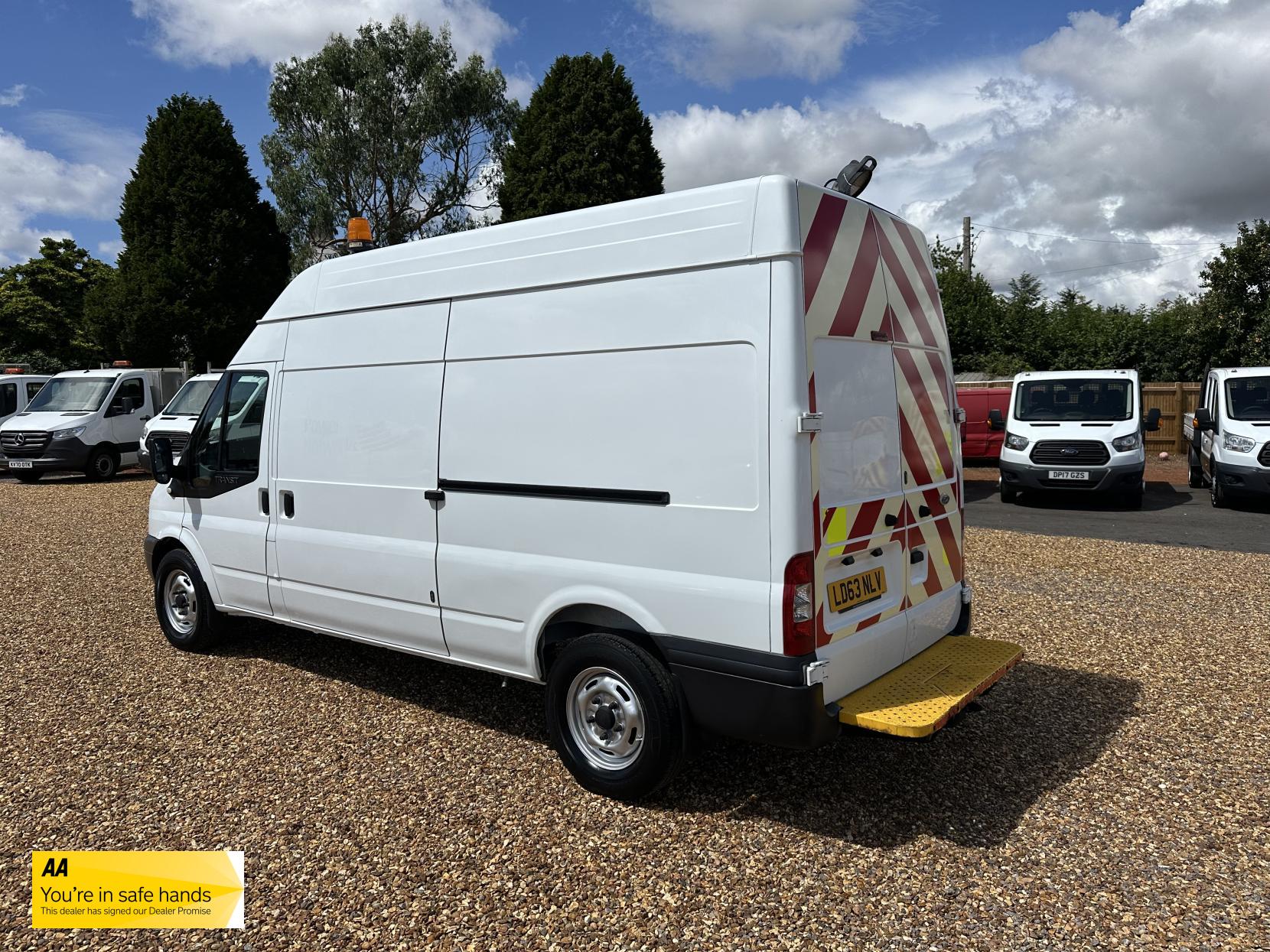 Ford Transit 2.2 TDCi 350 Panel Van 3dr Diesel Manual RWD L3 H3 (224 g/km, 98 bhp)