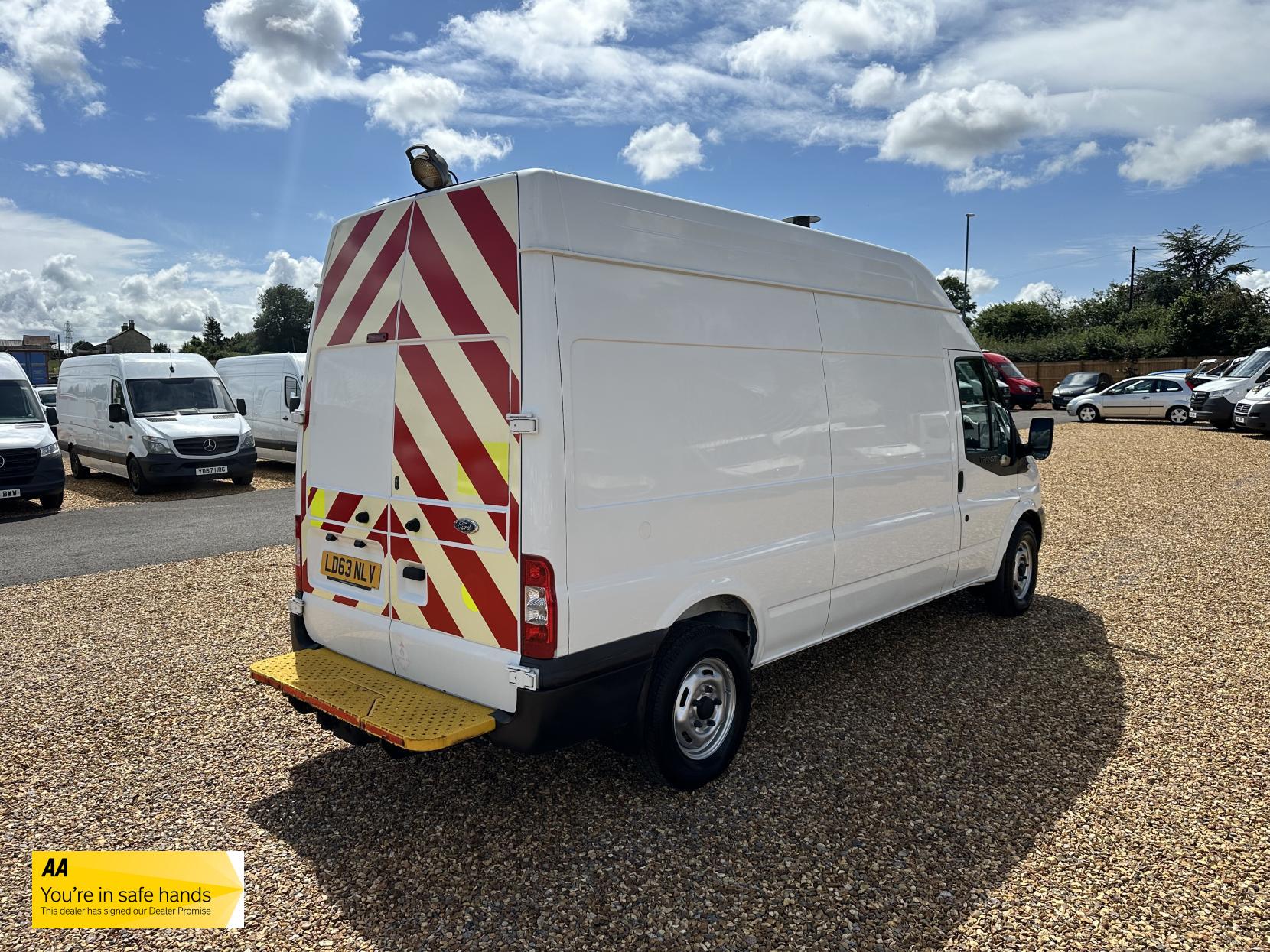 Ford Transit 2.2 TDCi 350 Panel Van 3dr Diesel Manual RWD L3 H3 (224 g/km, 98 bhp)