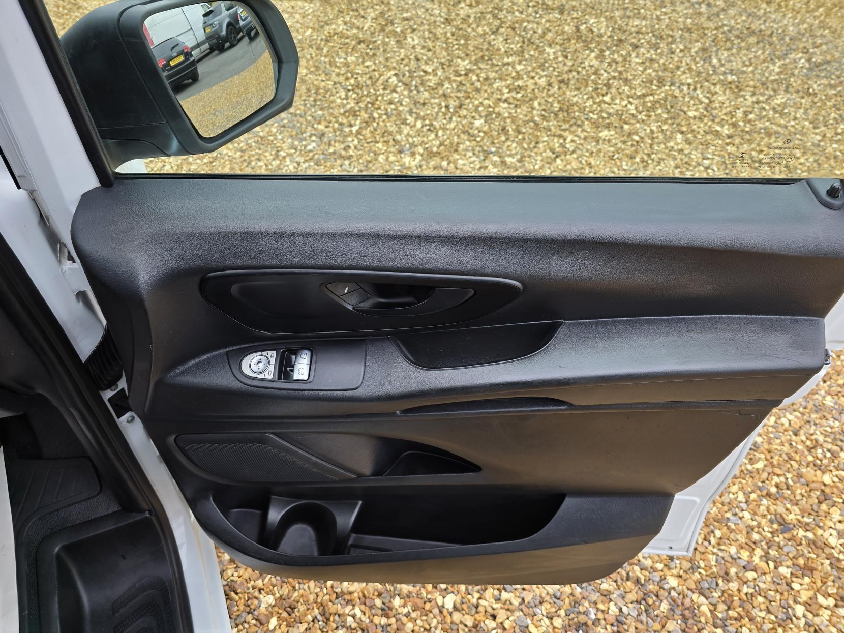 Mercedes-Benz Vito 2.1 116 CDI BlueTEC Panel Van 5dr Diesel G-Tronic+ RWD L1 Euro 6 (s/s) (163 ps)