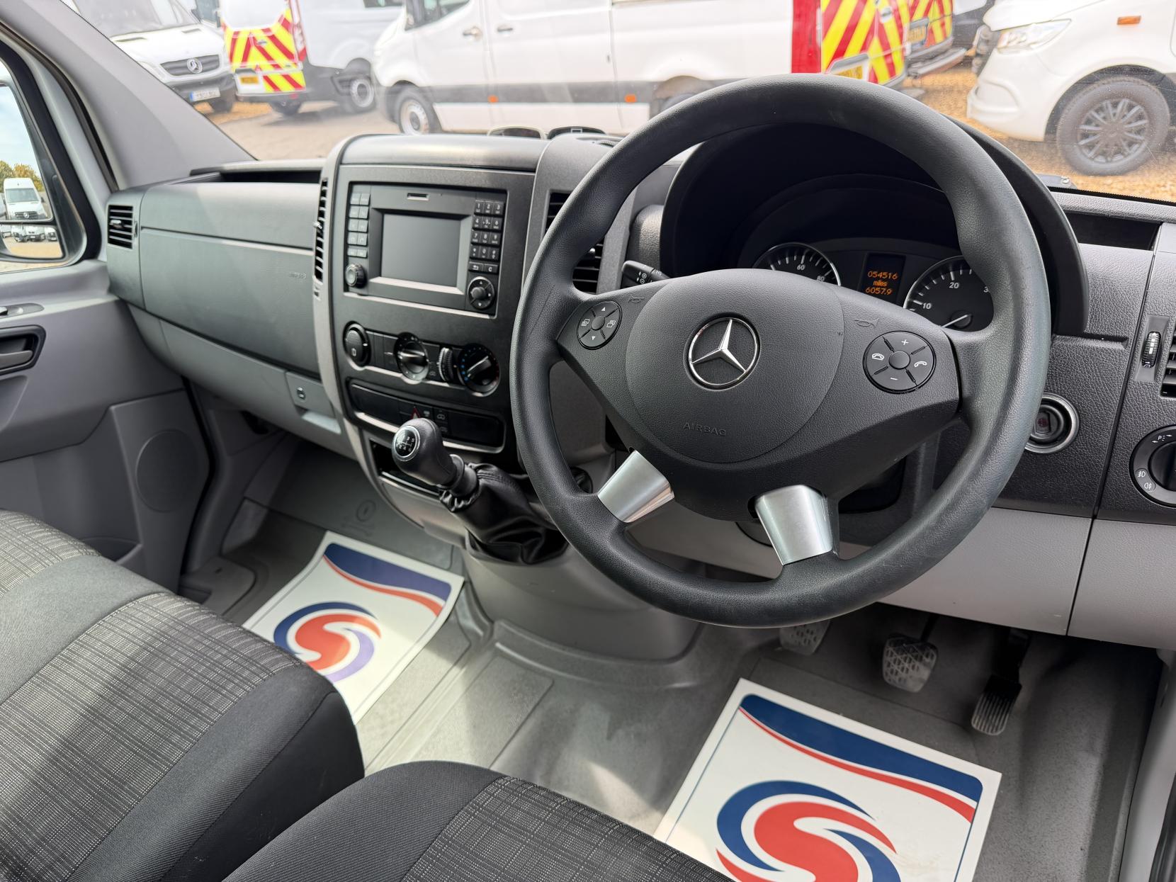 2014 Mercedes-Benz Sprinter 2.1 313 CDi Panel Van 4dr Diesel Manual RWD L2 (129 bhp) - Thumbnail 2