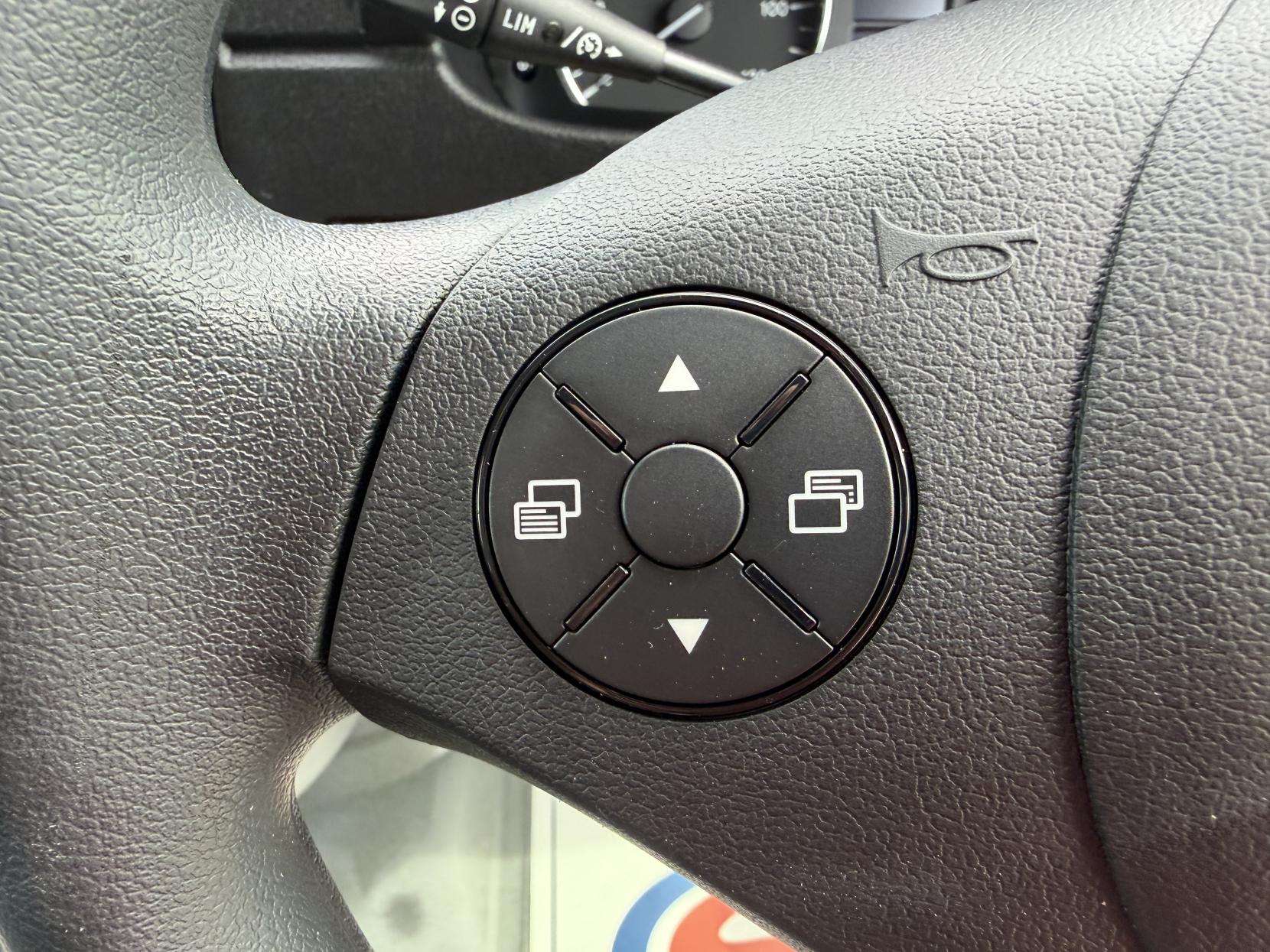 2014 Mercedes-Benz Sprinter 2.1 313 CDi Panel Van 4dr Diesel Manual RWD L2 (129 bhp) - Thumbnail 22