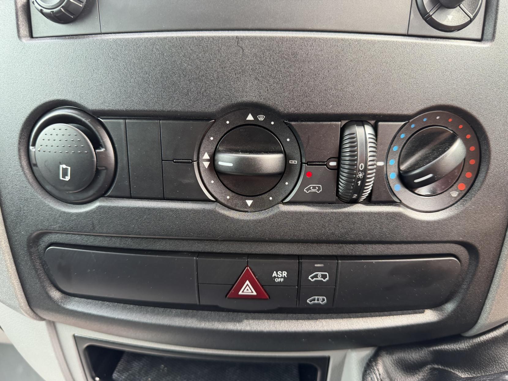 2014 Mercedes-Benz Sprinter 2.1 313 CDi Panel Van 4dr Diesel Manual RWD L2 (129 bhp) - Thumbnail 24