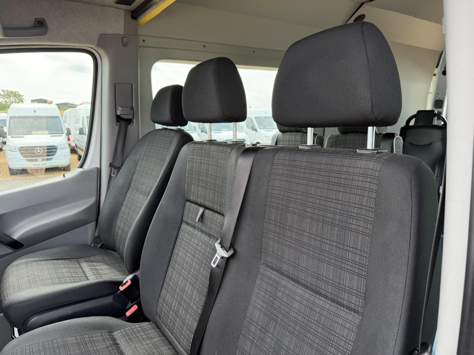 2014 Mercedes-Benz Sprinter 2.1 313 CDi Panel Van 4dr Diesel Manual RWD L2 (129 bhp) - Thumbnail 16