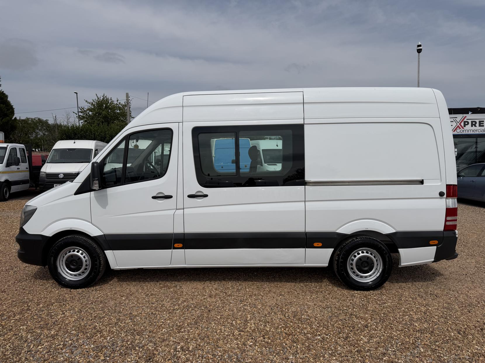 2014 Mercedes-Benz Sprinter 2.1 313 CDi Panel Van 4dr Diesel Manual RWD L2 (129 bhp) - Thumbnail 8