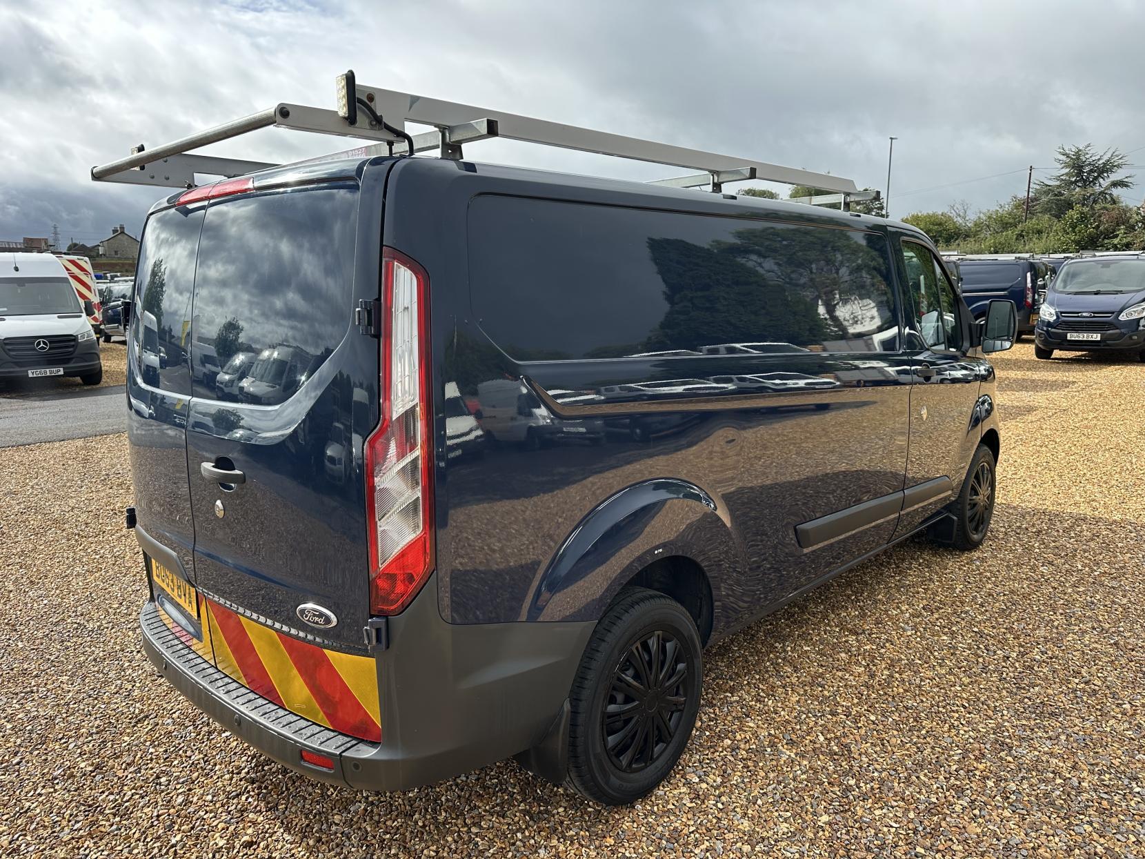 Ford Transit Custom 2.2 TDCi 330 Trend Panel Van 5dr Diesel Manual L2 H1 (197 g/km, 123 bhp)
