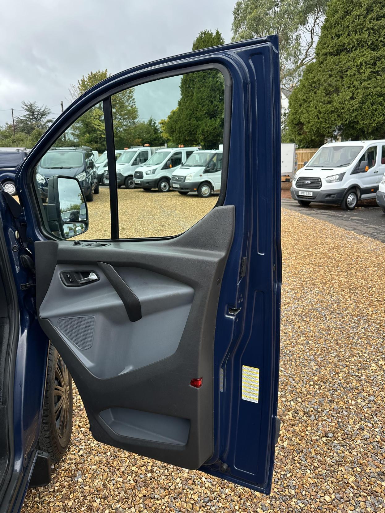 Ford Transit Custom 2.2 TDCi 330 Trend Panel Van 5dr Diesel Manual L2 H1 (197 g/km, 123 bhp)