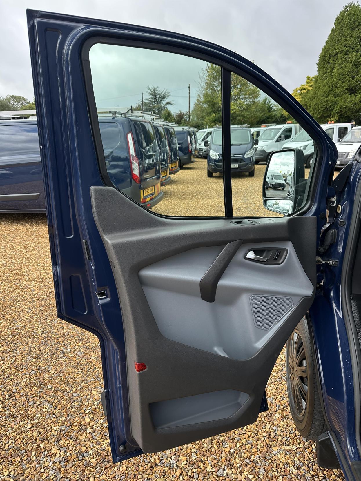 Ford Transit Custom 2.2 TDCi 330 Trend Panel Van 5dr Diesel Manual L2 H1 (197 g/km, 123 bhp)