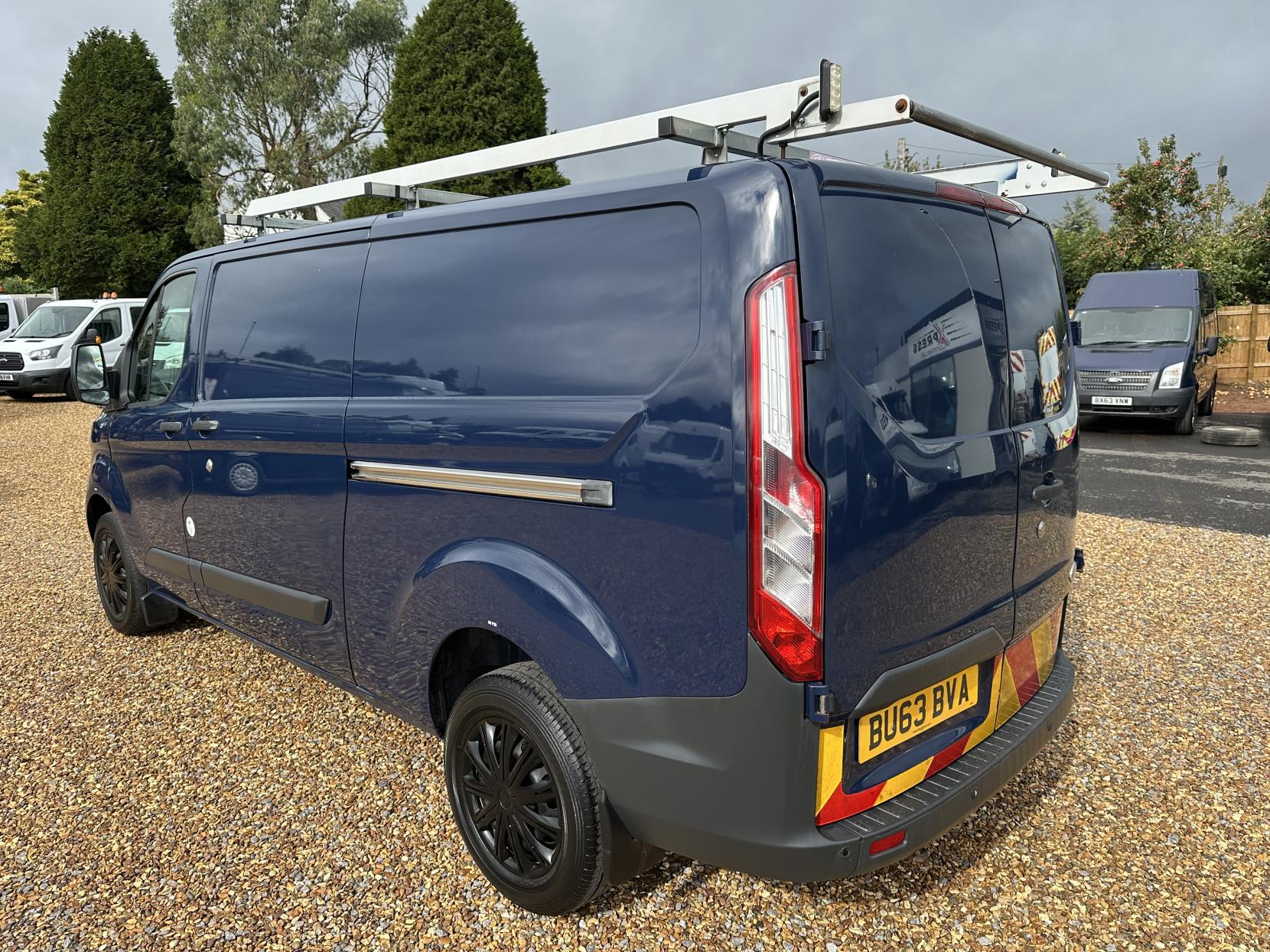 Ford Transit Custom 2.2 TDCi 330 Trend Panel Van 5dr Diesel Manual L2 H1 (197 g/km, 123 bhp)