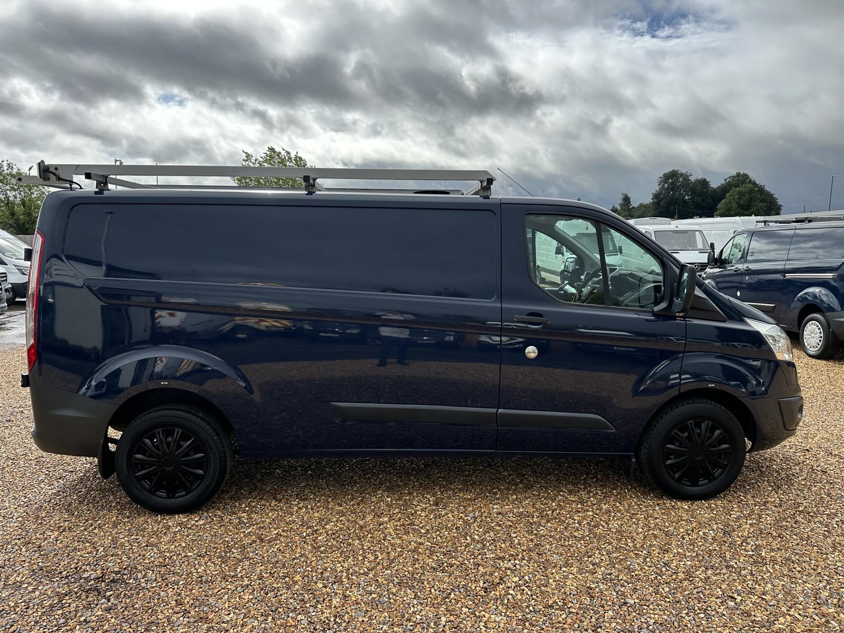 Ford Transit Custom 2.2 TDCi 330 Trend Panel Van 5dr Diesel Manual L2 H1 (197 g/km, 123 bhp)