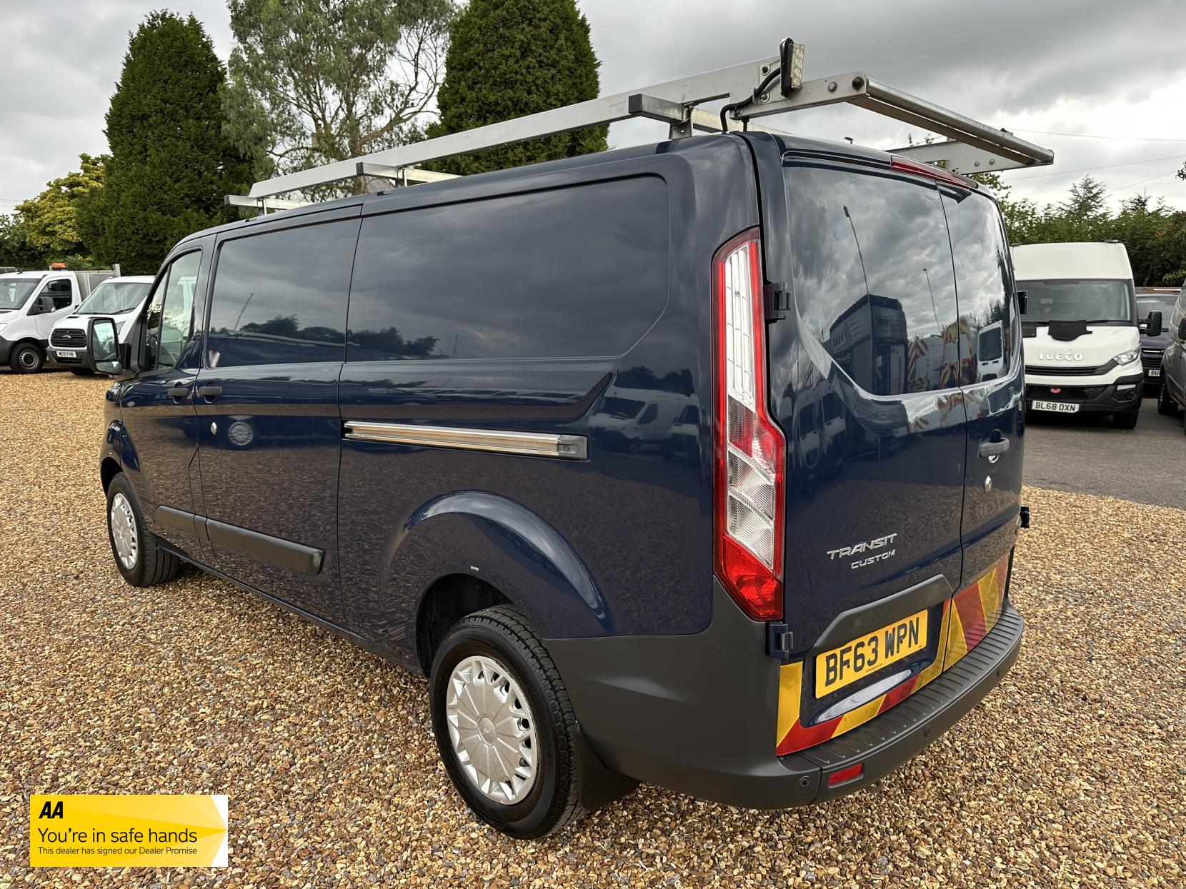 Ford Transit Custom 2.2 TDCi 330 Trend Panel Van 5dr Diesel Manual L2 H1 (197 g/km, 123 bhp)