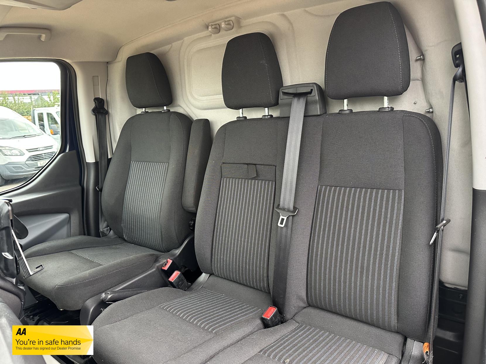 Ford Transit Custom 2.2 TDCi 330 Trend Panel Van 5dr Diesel Manual L2 H1 (197 g/km, 123 bhp)