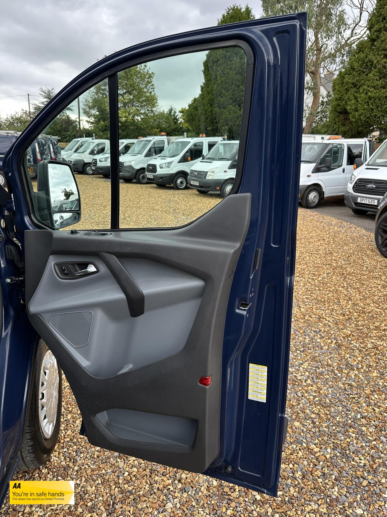 Ford Transit Custom 2.2 TDCi 330 Trend Panel Van 5dr Diesel Manual L2 H1 (197 g/km, 123 bhp)
