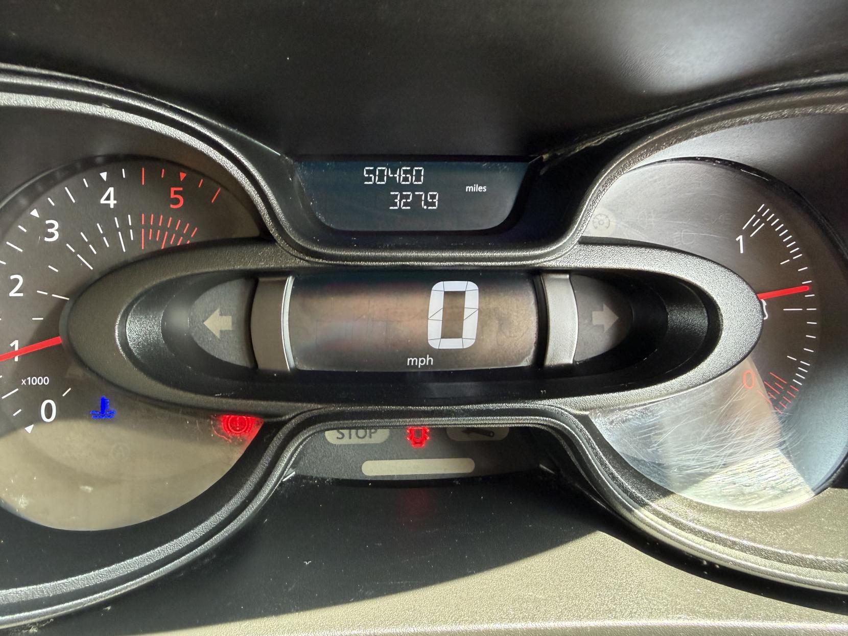 2019 Renault Trafic 1.6 dCi ENERGY 27 Business+ Panel Van 5dr Diesel Manual SWB Standard Roof Euro 6 (s/s) (125 ps) - Thumbnail 39