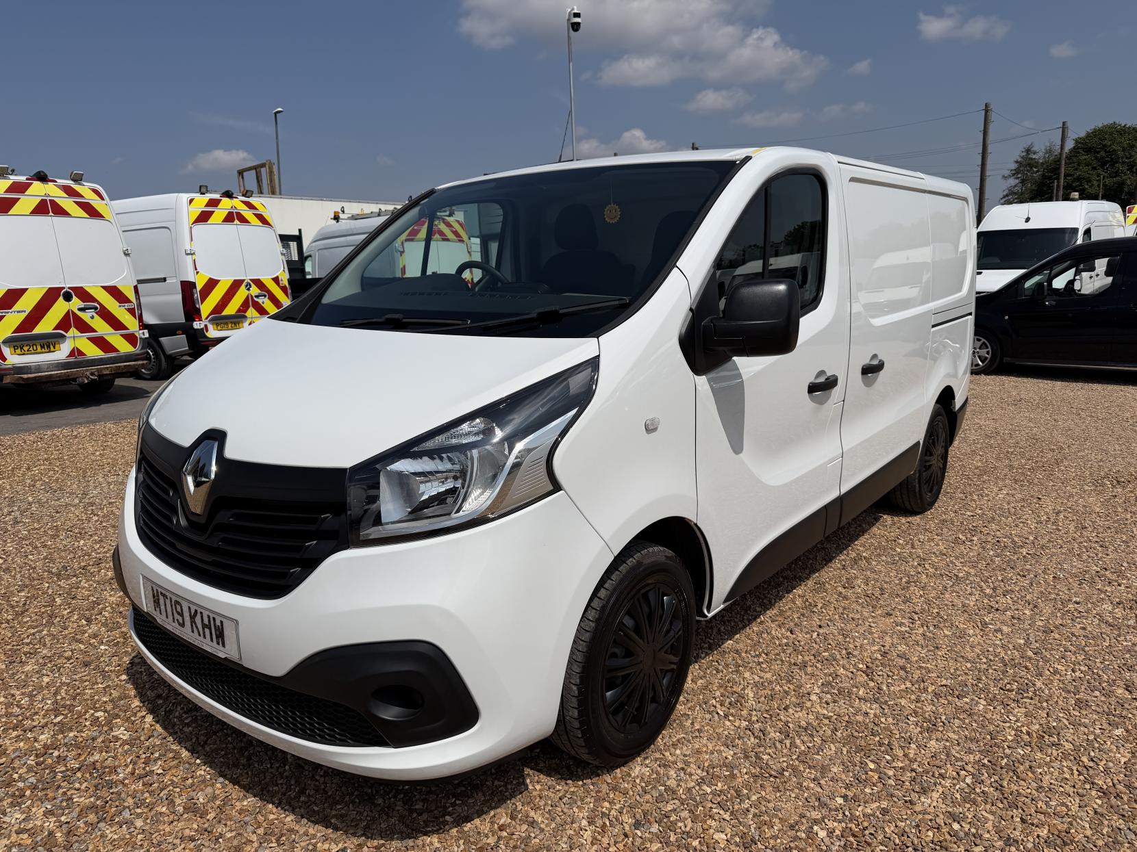 2019 Renault Trafic 1.6 dCi ENERGY 27 Business+ Panel Van 5dr Diesel Manual SWB Standard Roof Euro 6 (s/s) (125 ps) - Thumbnail 7