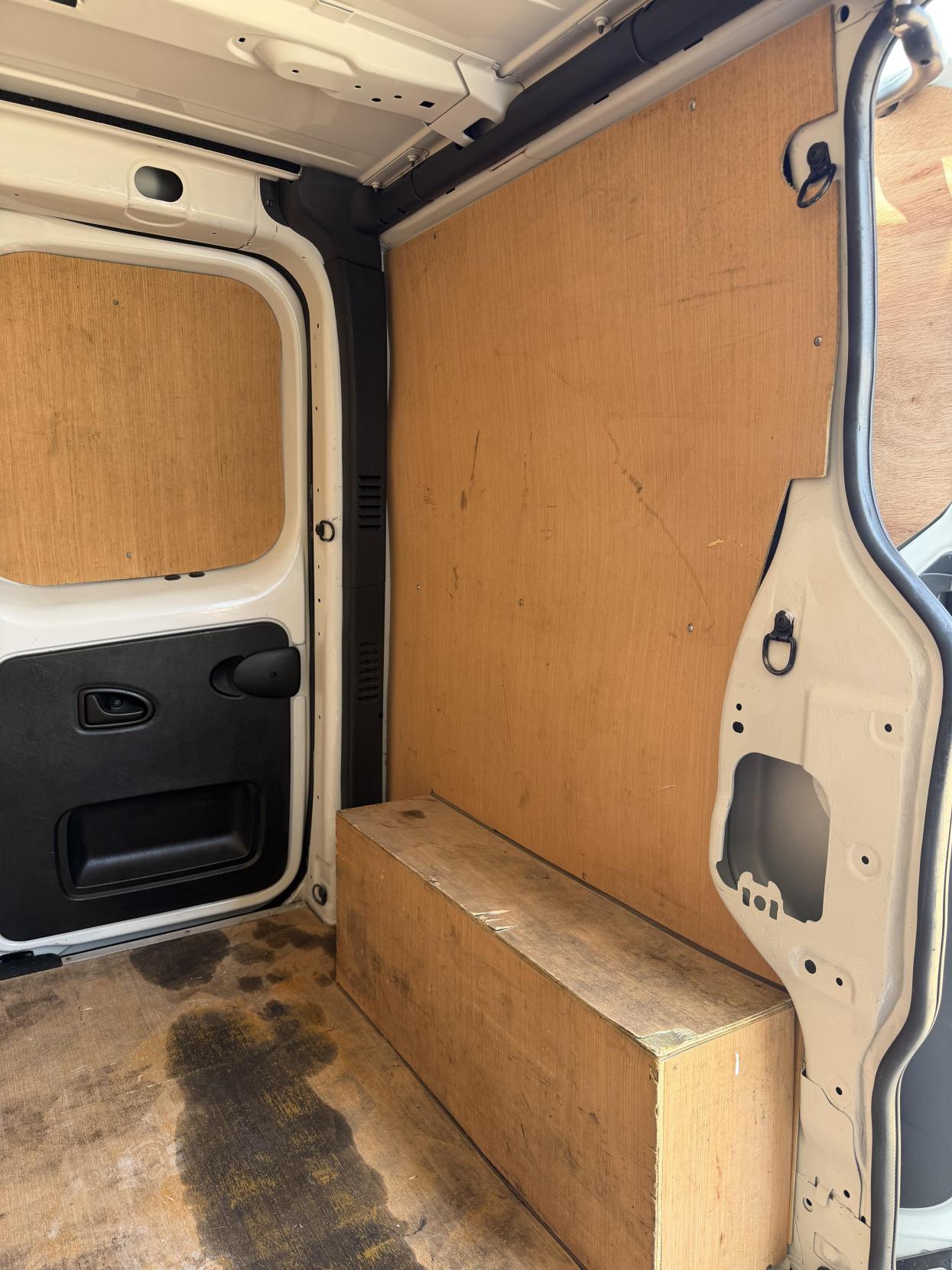 2019 Renault Trafic 1.6 dCi ENERGY 27 Business+ Panel Van 5dr Diesel Manual SWB Standard Roof Euro 6 (s/s) (125 ps) - Thumbnail 24