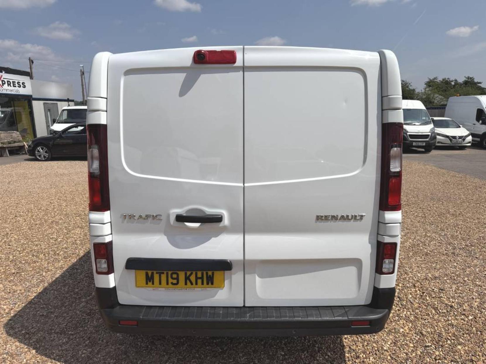 2019 Renault Trafic 1.6 dCi ENERGY 27 Business+ Panel Van 5dr Diesel Manual SWB Standard Roof Euro 6 (s/s) (125 ps) - Thumbnail 10