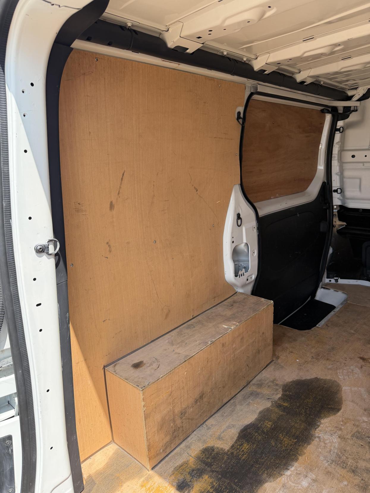 2019 Renault Trafic 1.6 dCi ENERGY 27 Business+ Panel Van 5dr Diesel Manual SWB Standard Roof Euro 6 (s/s) (125 ps) - Thumbnail 27