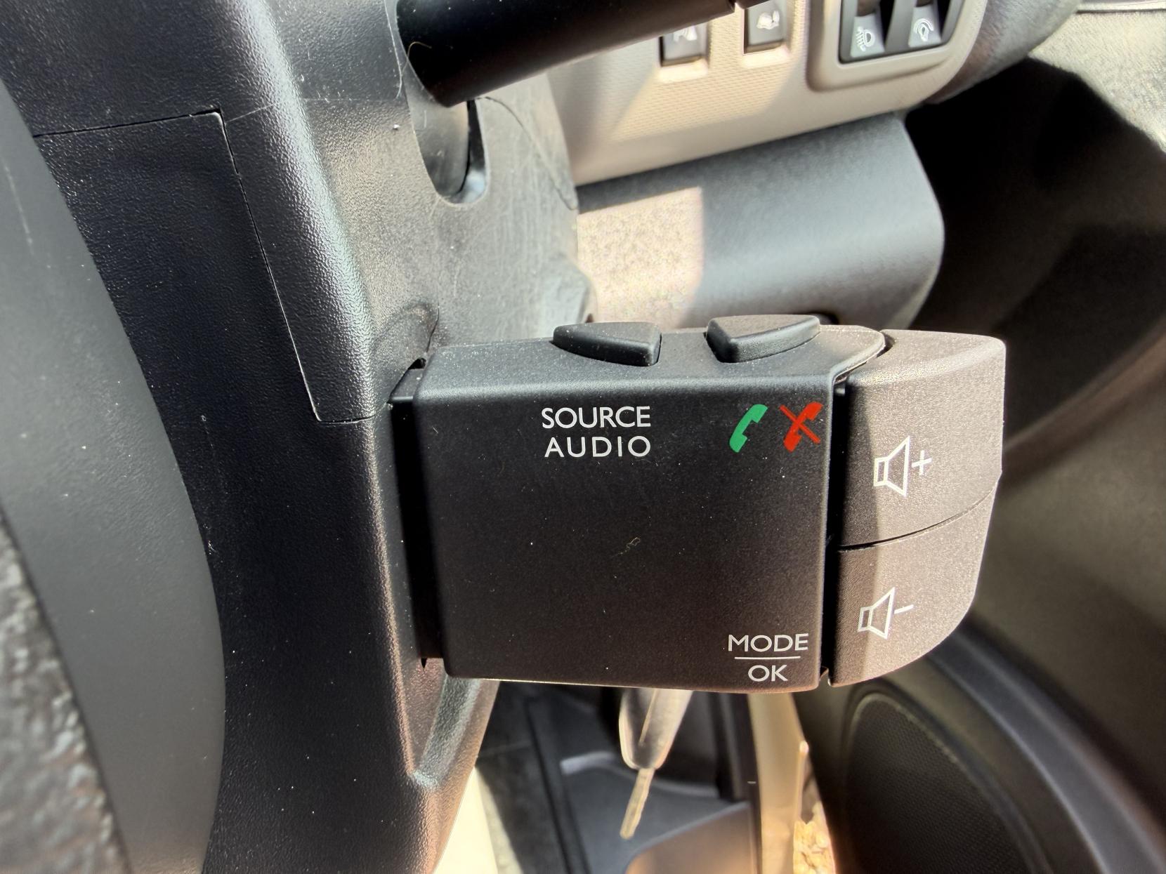 2019 Renault Trafic 1.6 dCi ENERGY 27 Business+ Panel Van 5dr Diesel Manual SWB Standard Roof Euro 6 (s/s) (125 ps) - Thumbnail 36