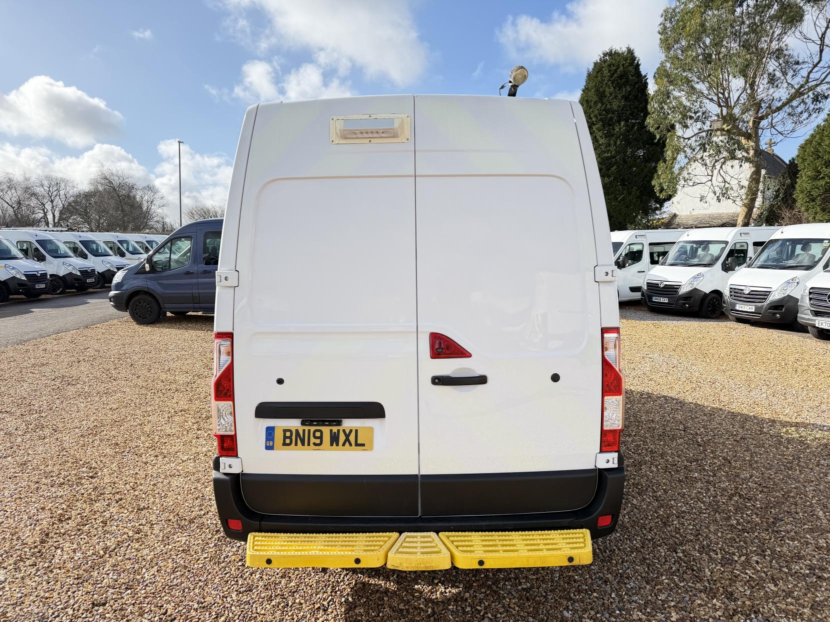 Vauxhall Movano 2.3 CDTi 3500 Panel Van 5dr Diesel Manual FWD L2 H2 Euro 6 (130 ps)