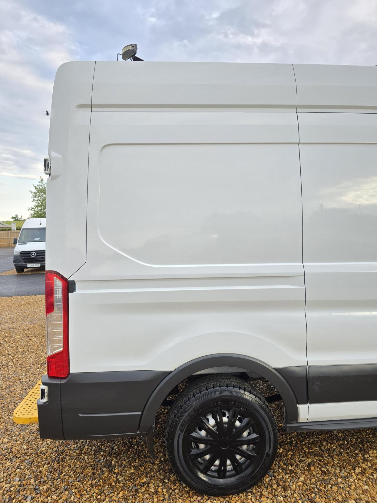 Ford Transit 2.0 350 EcoBlue Panel Van 5dr Diesel Manual RWD L2 H3 Euro 6 (130 ps)
