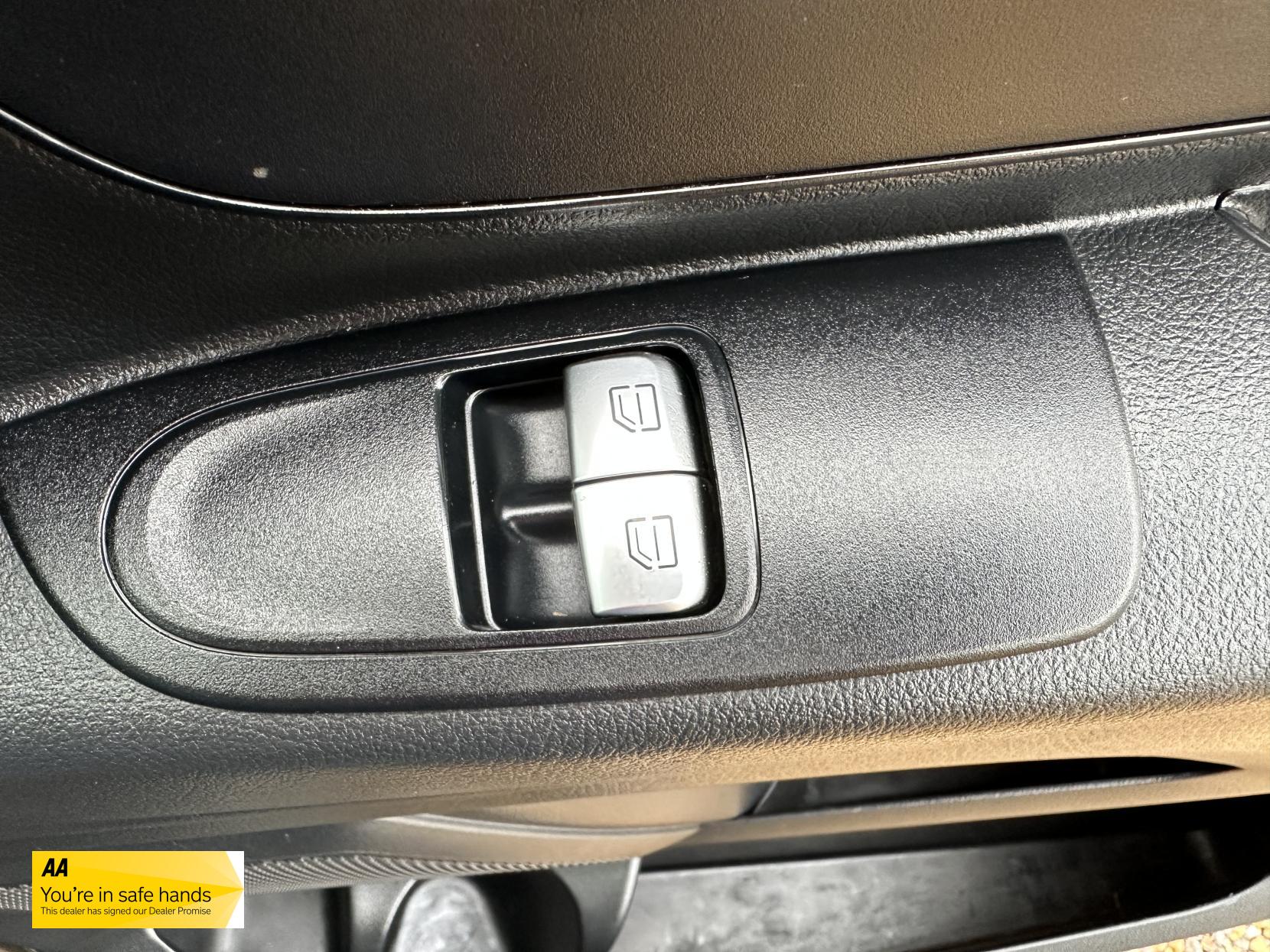 Mercedes-Benz Vito 2.1 116 CDI BlueTEC Panel Van 5dr Diesel Manual RWD L1 Euro 6 (s/s) (163 ps)