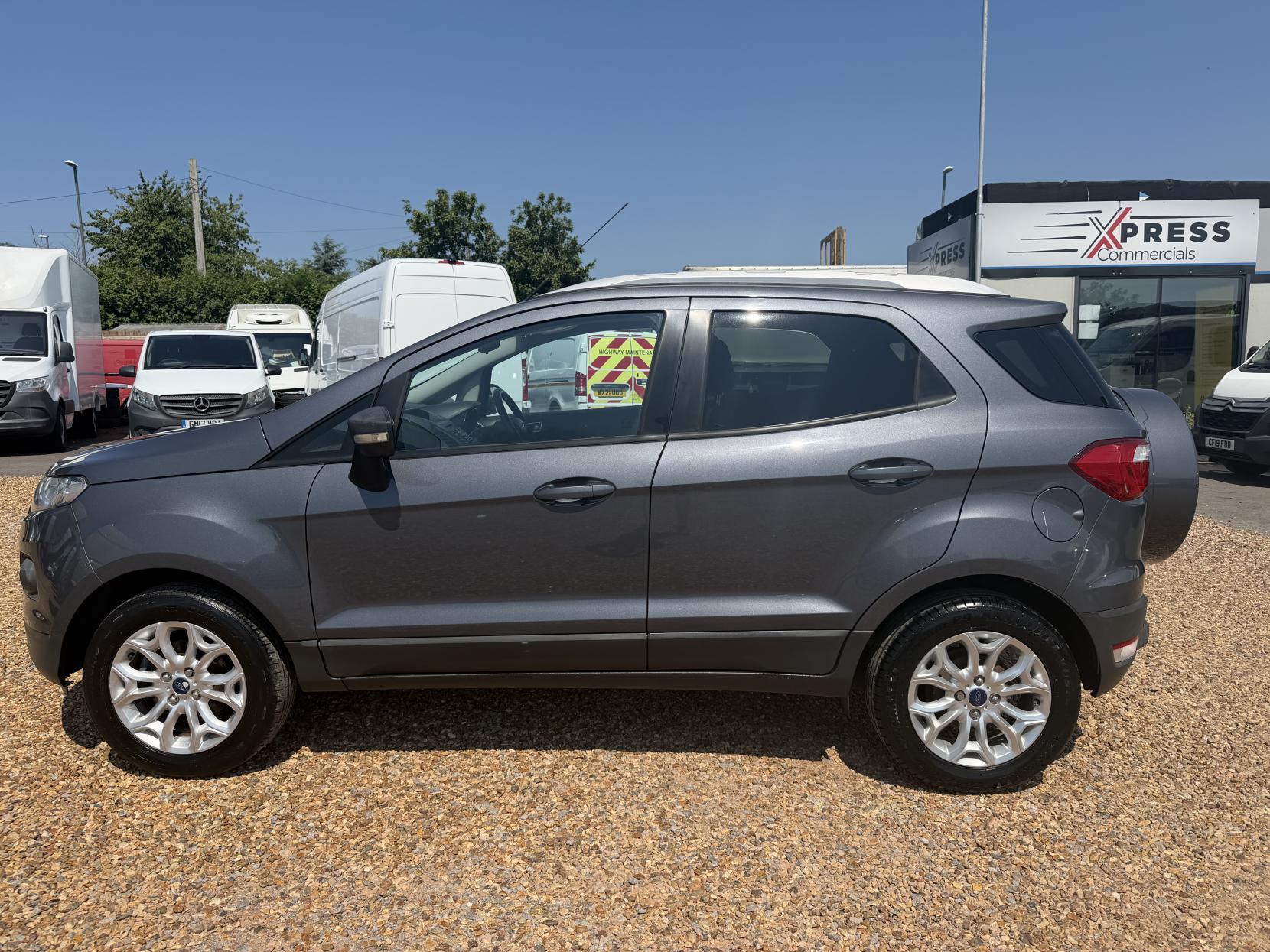 2015 Ford EcoSport 1.0T EcoBoost Zetec SUV 5dr Petrol Manual 2WD Euro 6 (s/s) (125 ps) - Thumbnail 8