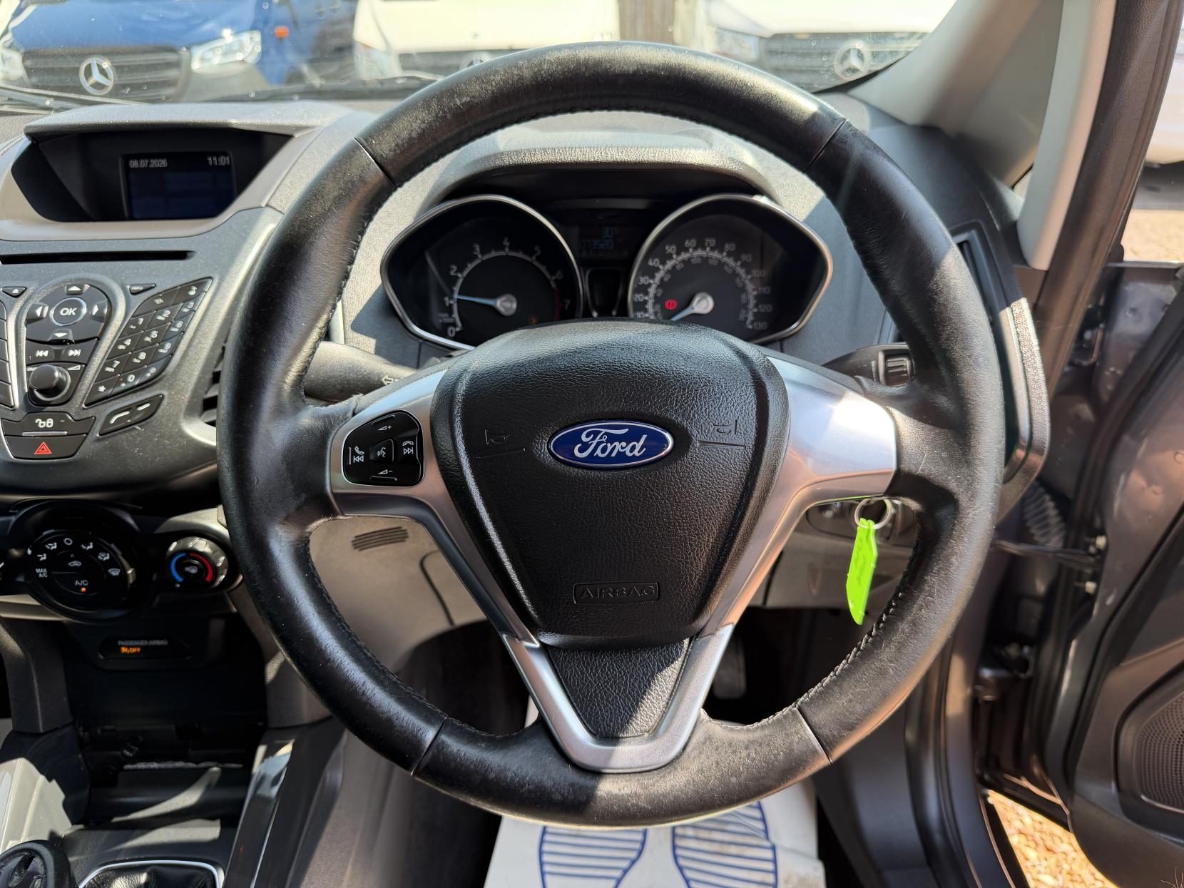 2015 Ford EcoSport 1.0T EcoBoost Zetec SUV 5dr Petrol Manual 2WD Euro 6 (s/s) (125 ps) - Thumbnail 30