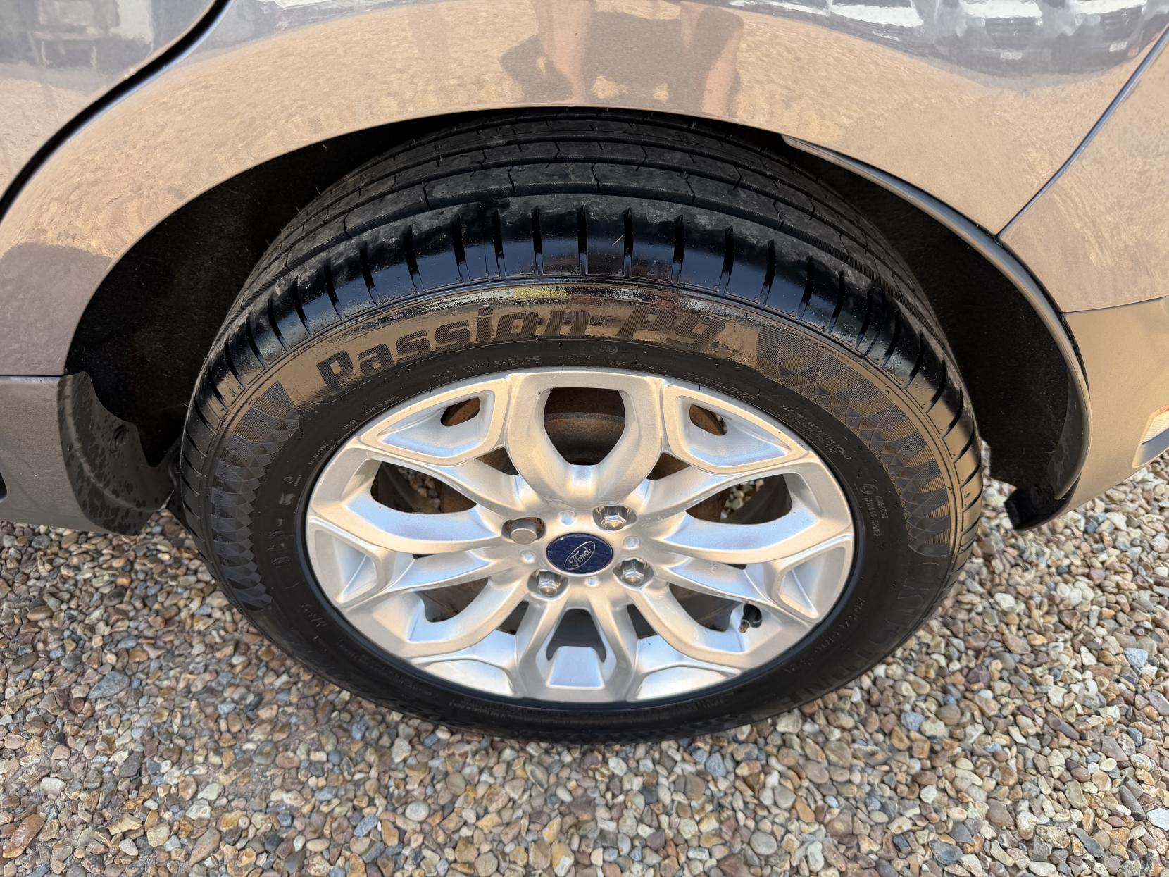 2015 Ford EcoSport 1.0T EcoBoost Zetec SUV 5dr Petrol Manual 2WD Euro 6 (s/s) (125 ps) - Thumbnail 42